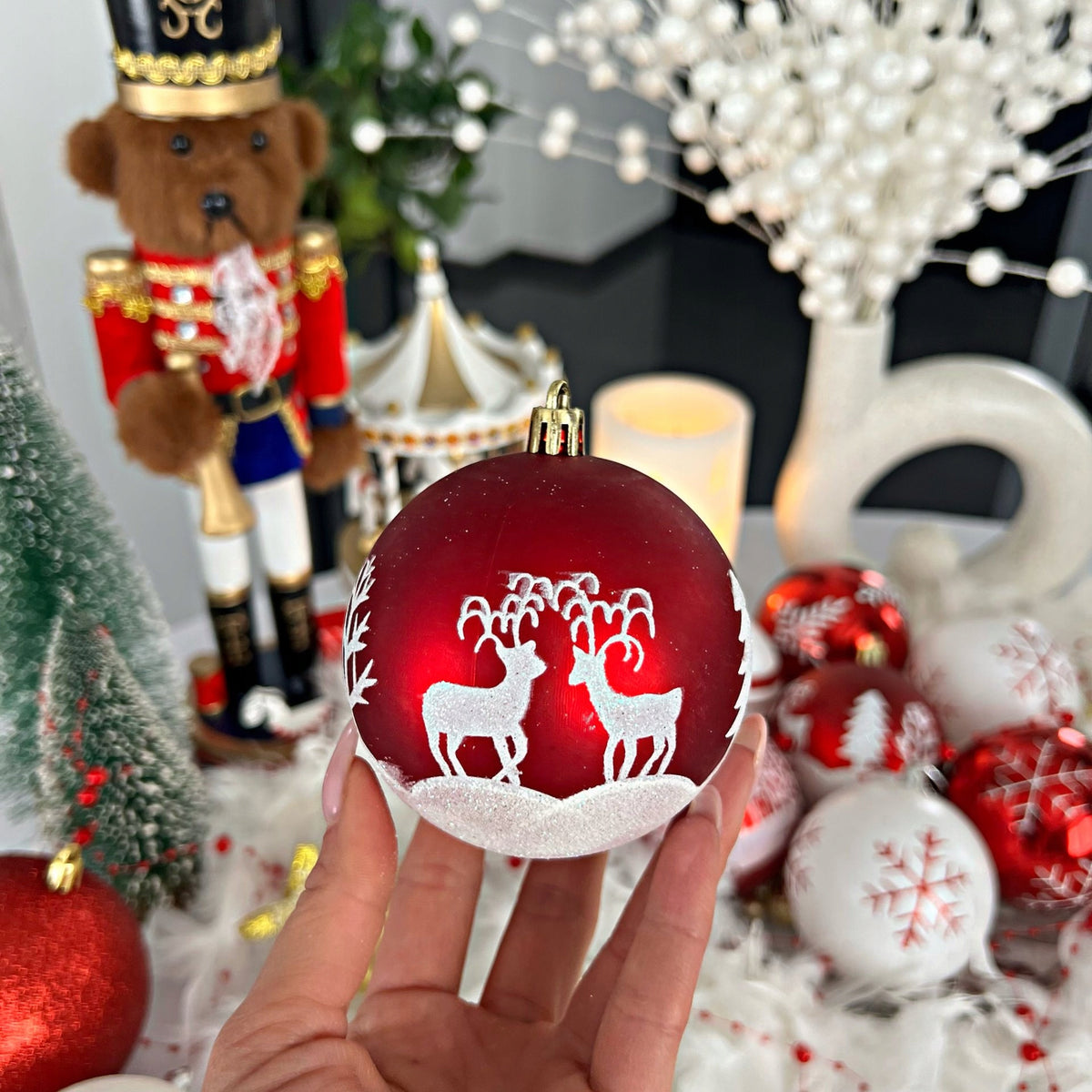 CHRISTMAS TREE BAUBLES 16 pcs SET CHRISTMAS TREE PENDANTS RED UNBREAKABLE 8cm Packaging status original