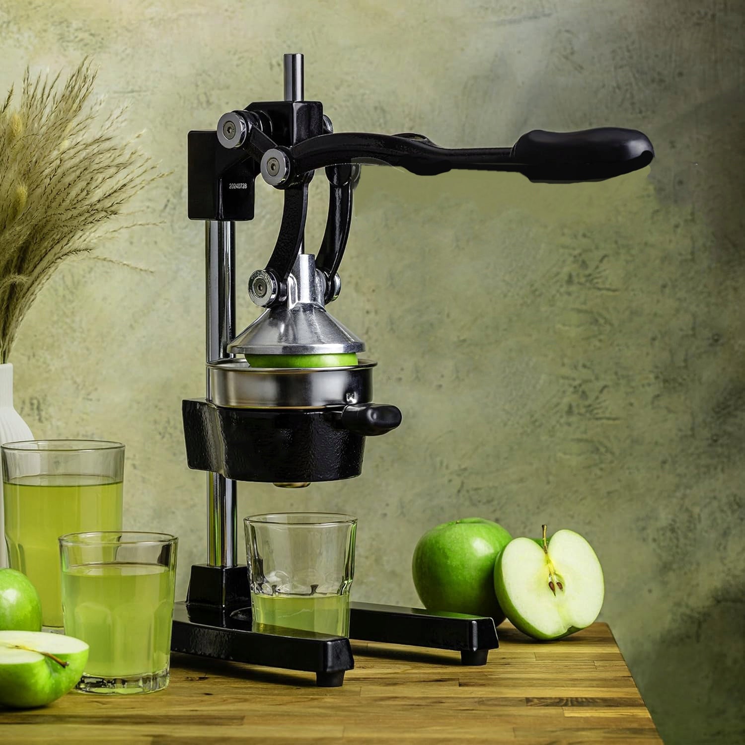 CITRUS FRUIT JUICER HANDHELD HEAVY SOLID BLACK ORANGE PRESS Power rating 1 W