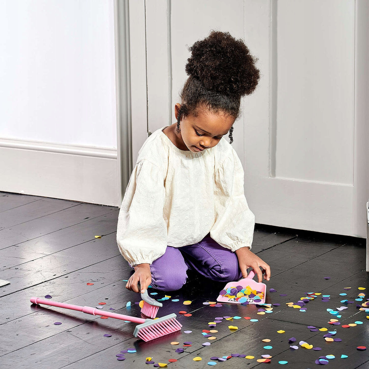CLEANING KIT HETTY PINK SWEEPER WITH DUSTPAN CASDON 3+ Manufacturer code 68152