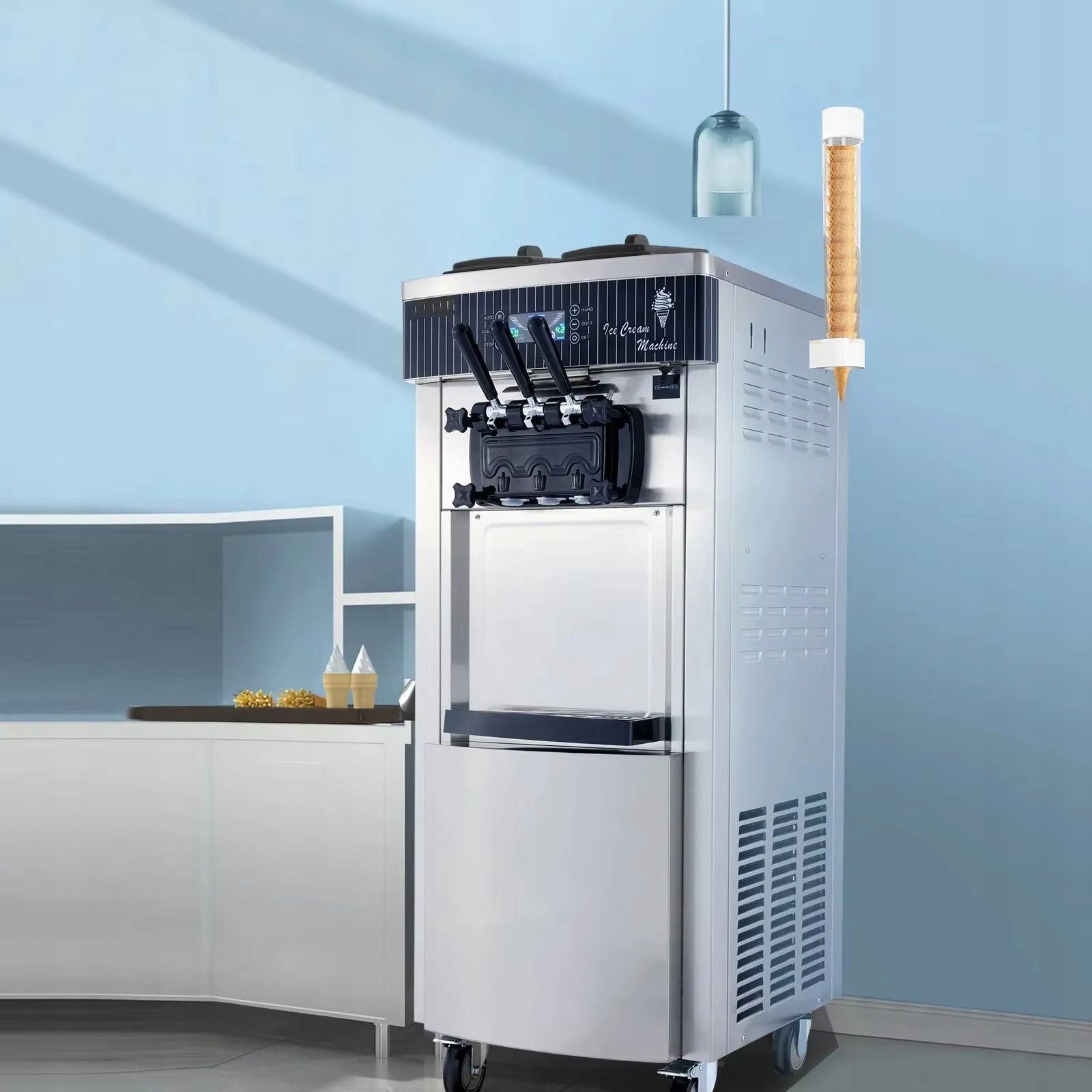 COMMERCIAL ICE CREAM MACHINE 2200W EFFICIENT WITH LOCKING WHEEL Manufacturer code SH-YKF-8228H-Silver