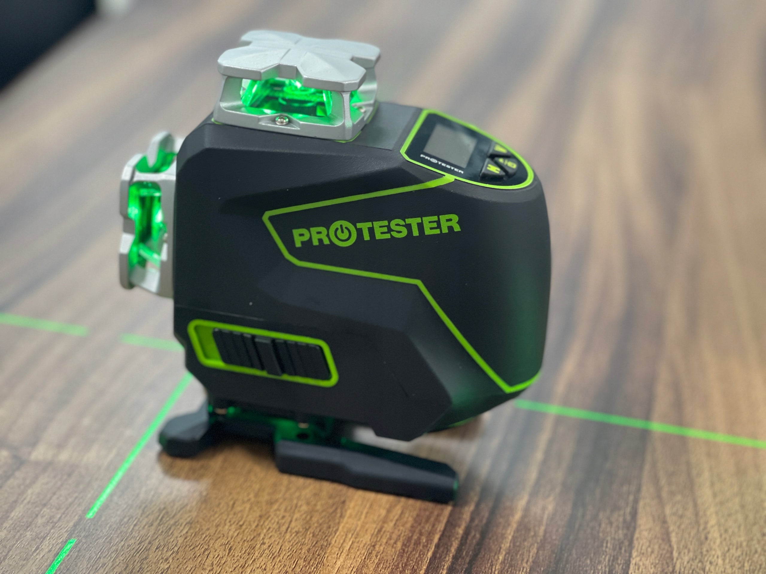 CROSS LASER 16 LINE 4D 360° 45m 0.2mm/m WITH REMOTE CONTROL LASER LEVEL Measurement accuracy (+/-) 0.2 mm