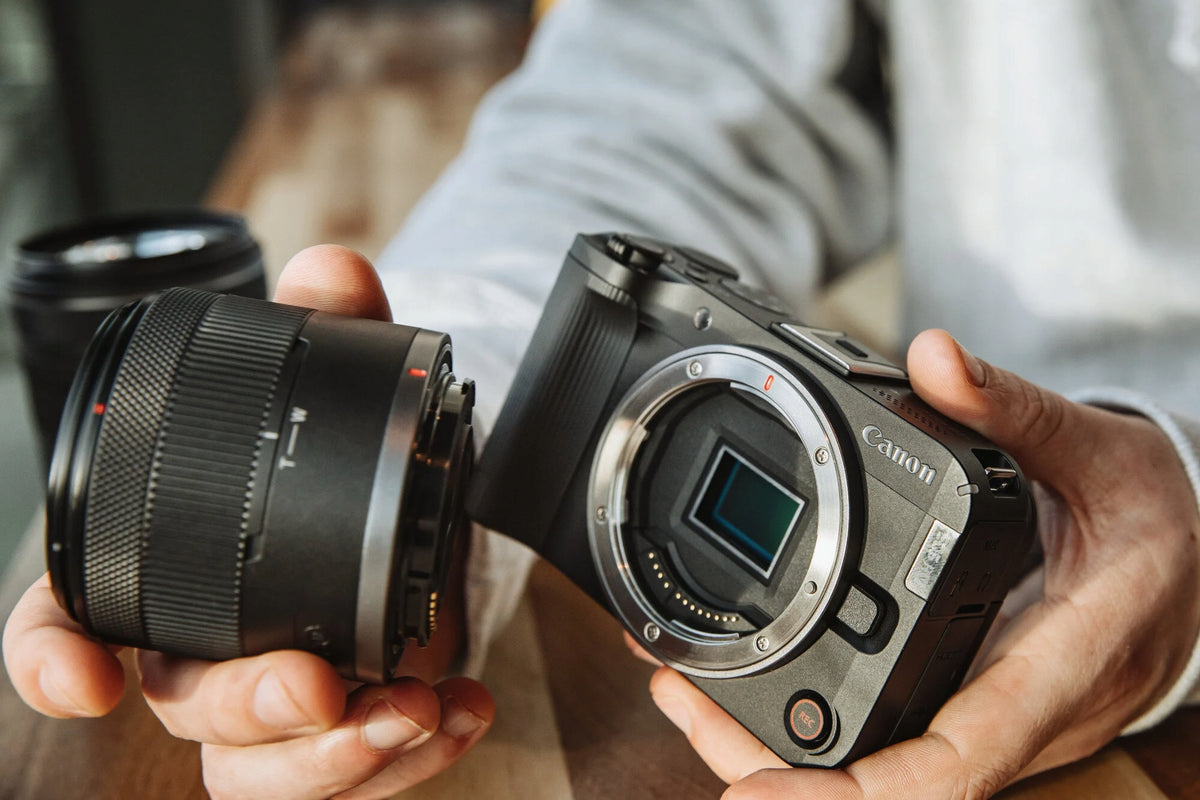 Camera Canon EOS R50 V body + lens black Model EOS R50 V