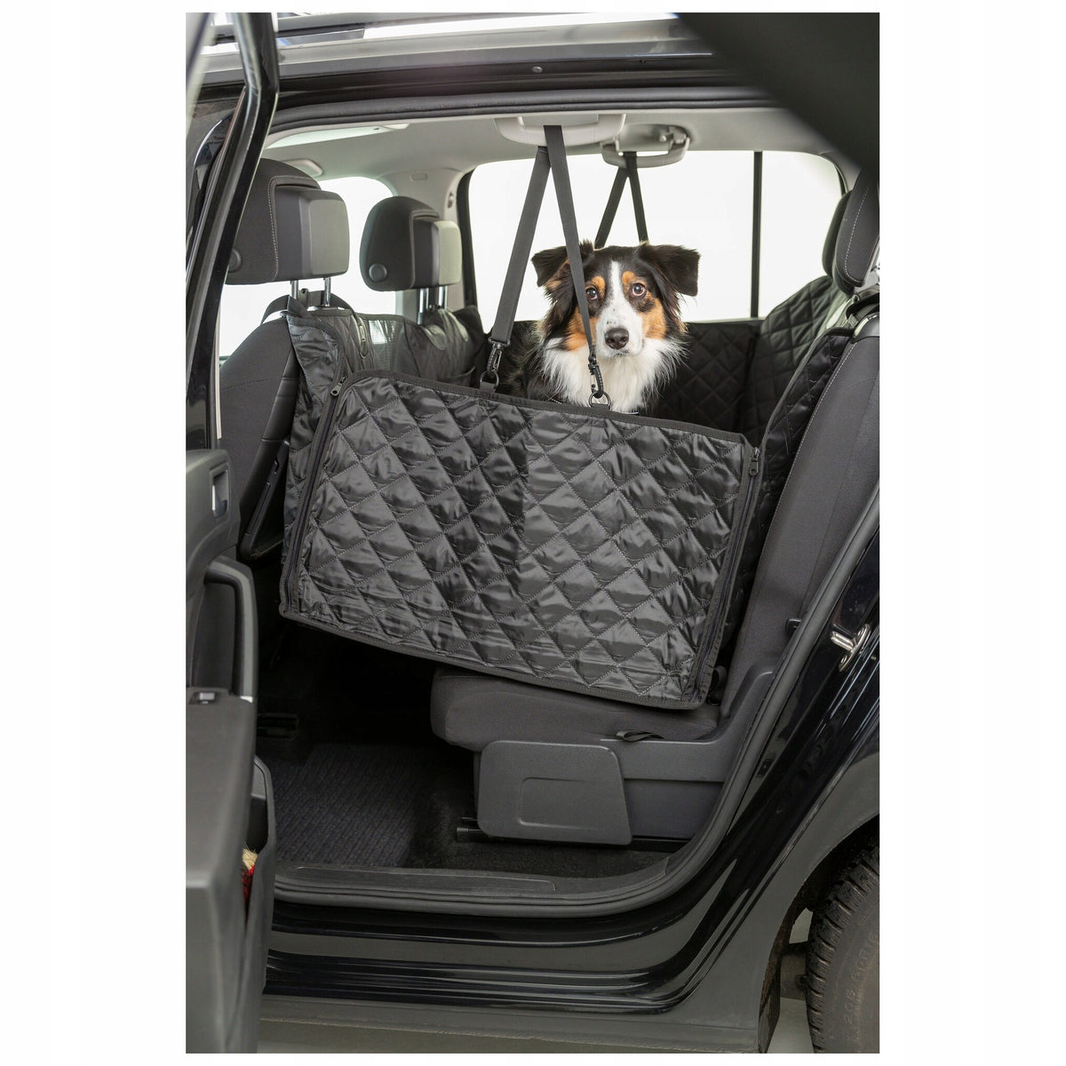 Car mat plastic M/L Trixie black 163 cm x 161 cm Packaging status original
