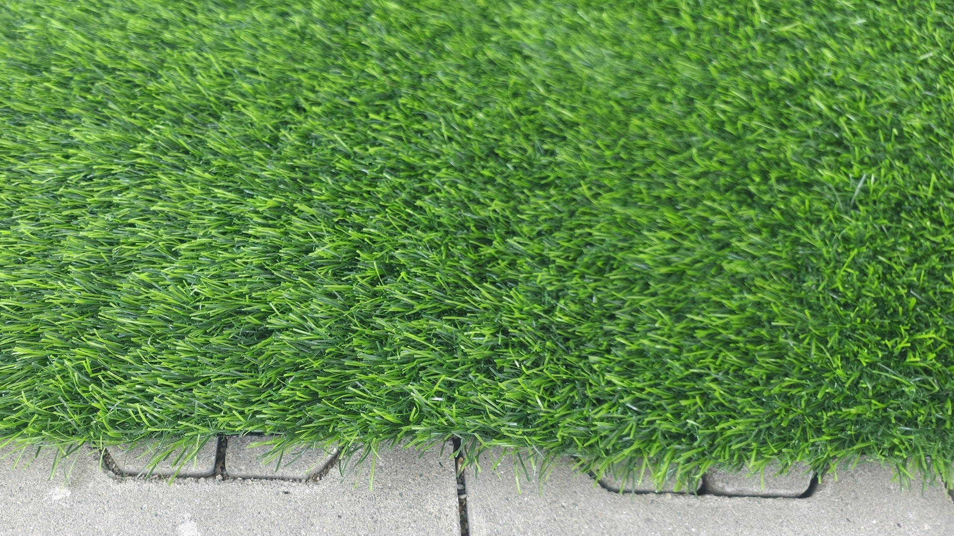 Carpet Artificial Grass Seville Verde 4m Dense High with Roll 40mm GARDEN Number of m² offered 1 m²