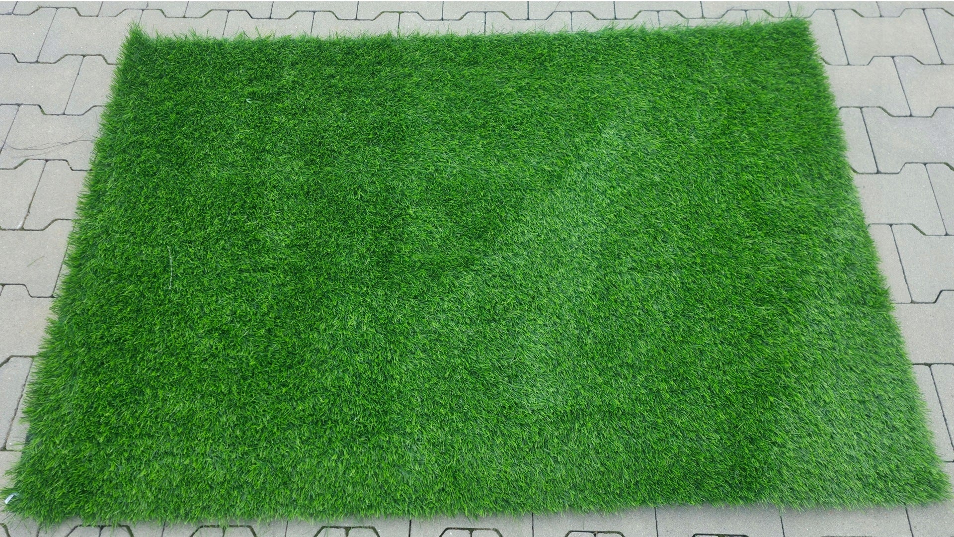 Carpet Artificial Grass Seville Verde 4m Dense High with Roll 40mm GARDEN Packaging status original