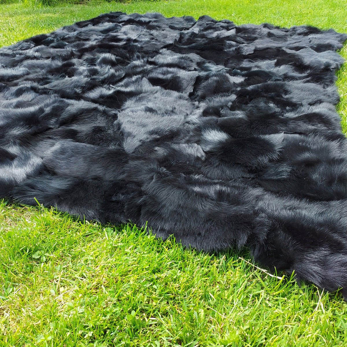 Carpet Bedspread Sheepskin Natural Black Toscan Manufacturer code TOS1