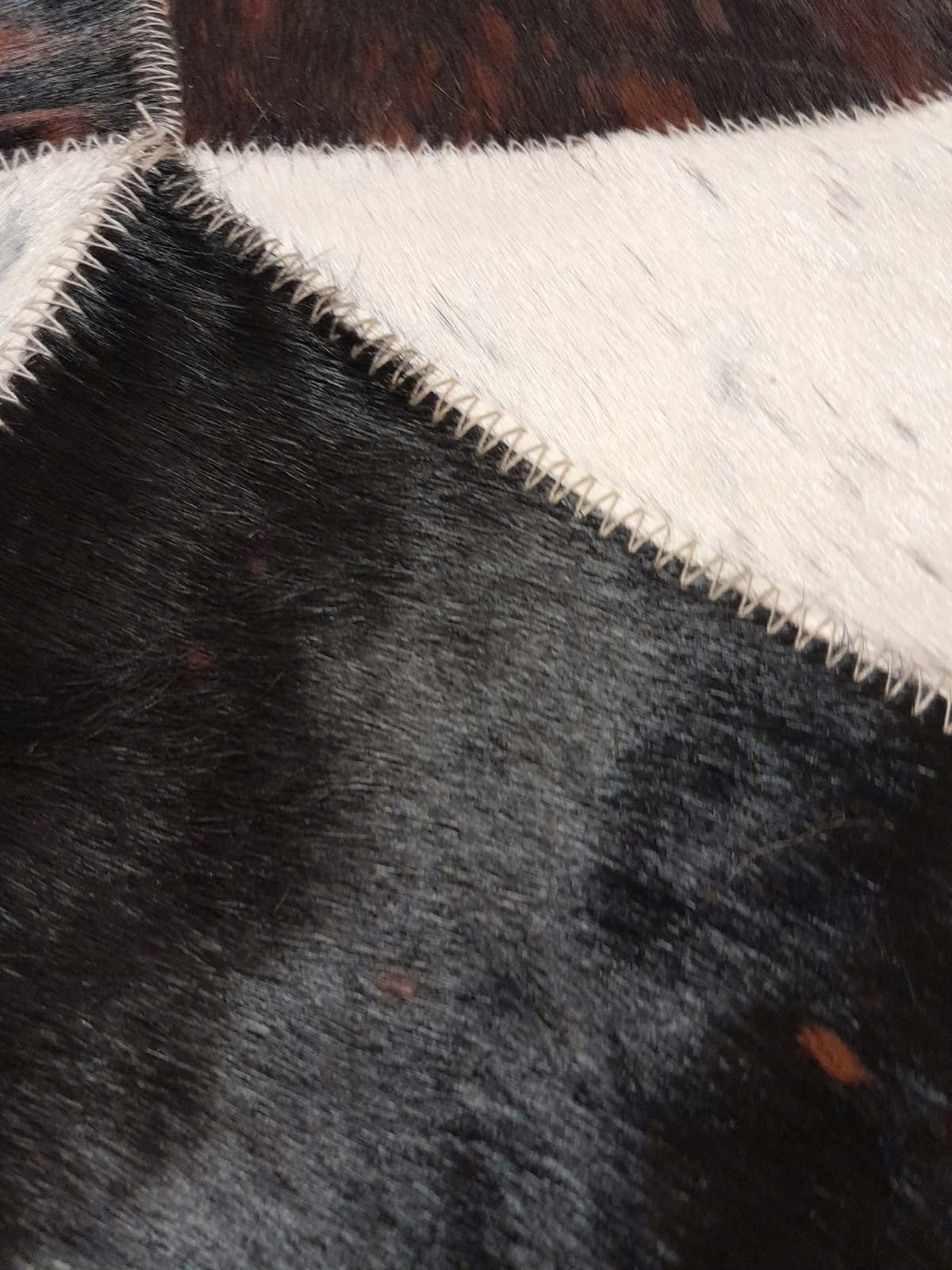 Carpet made of natural cowhide/cowhide, hand made, circle, diameter 2 m Brand no brand