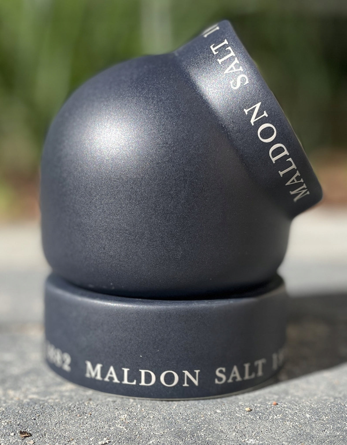 Ceramic salt shaker Maldon black. Salt Pig Maldon black. Without stand! Packaging status original