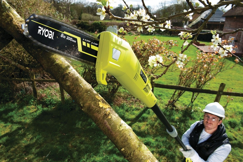 Chainsaw on boom automatic lubrication Ryobi RPP750S Power supply electric from mains