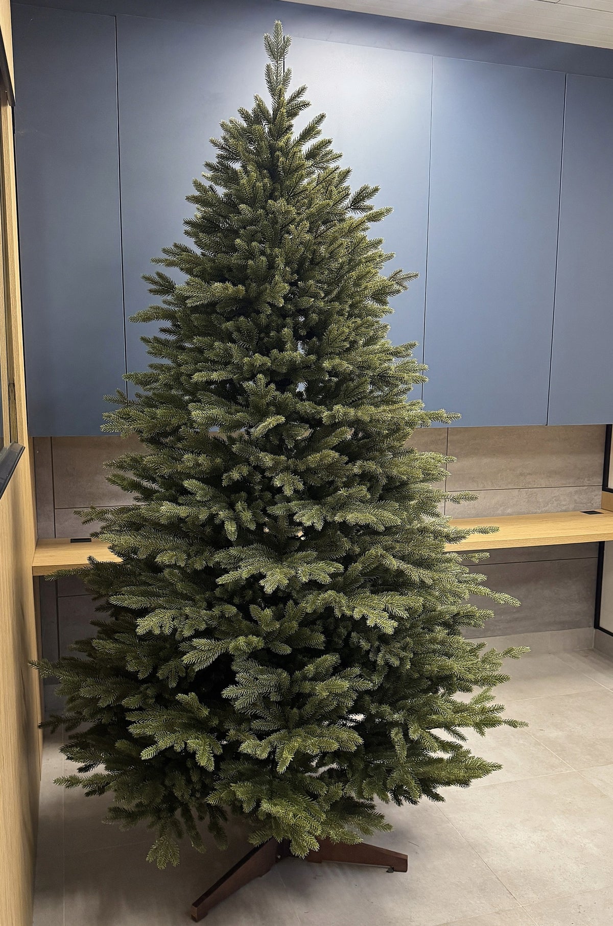 Christmas Tree Artificial Pe Like a Real Bavaria 100% Pe 220cm Lupico Brand Lupico