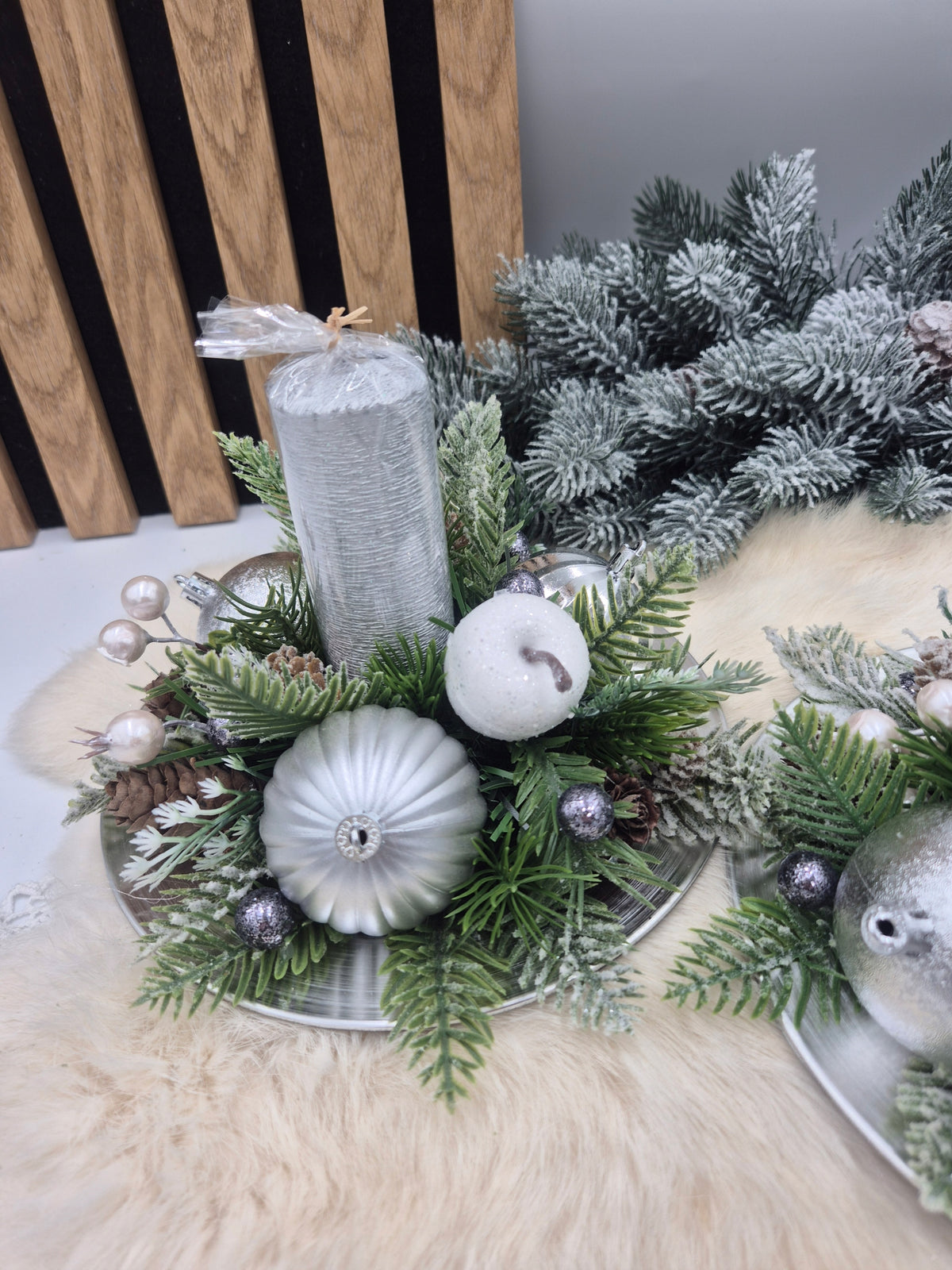 Christmas wreath composition with candle silver Manufacturer code -87965