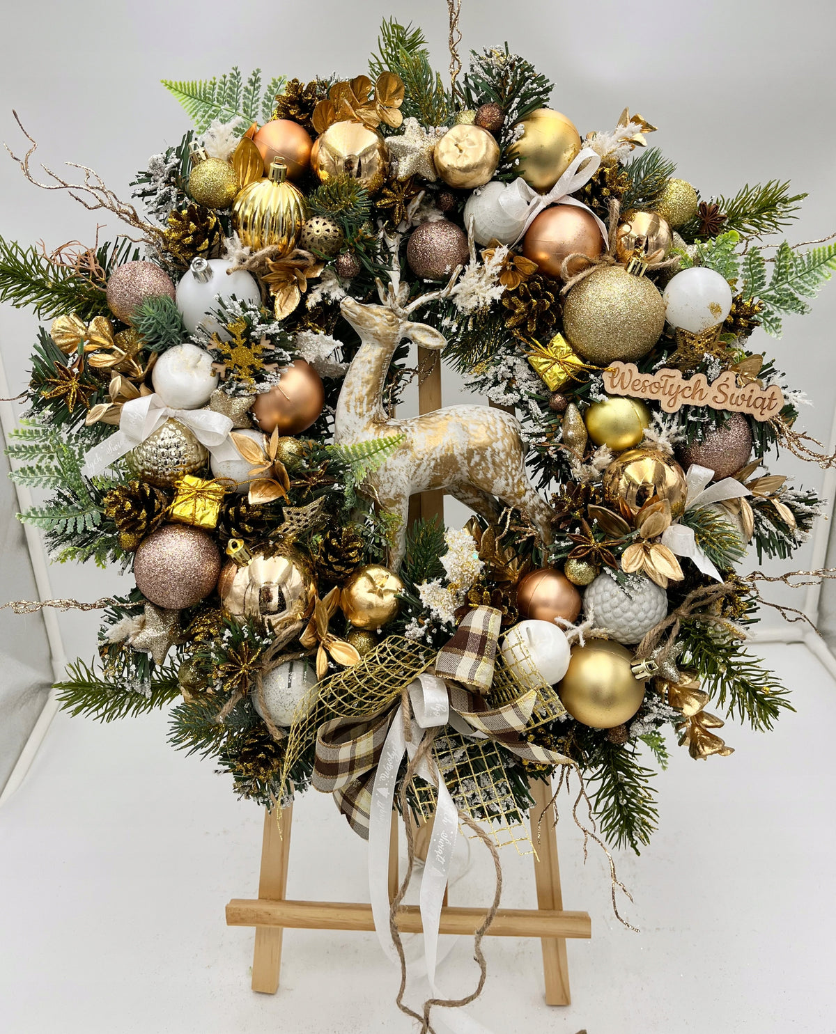 Christmas wreath for door gold beige with lights exclusive winter Manufacturer code KOD 1