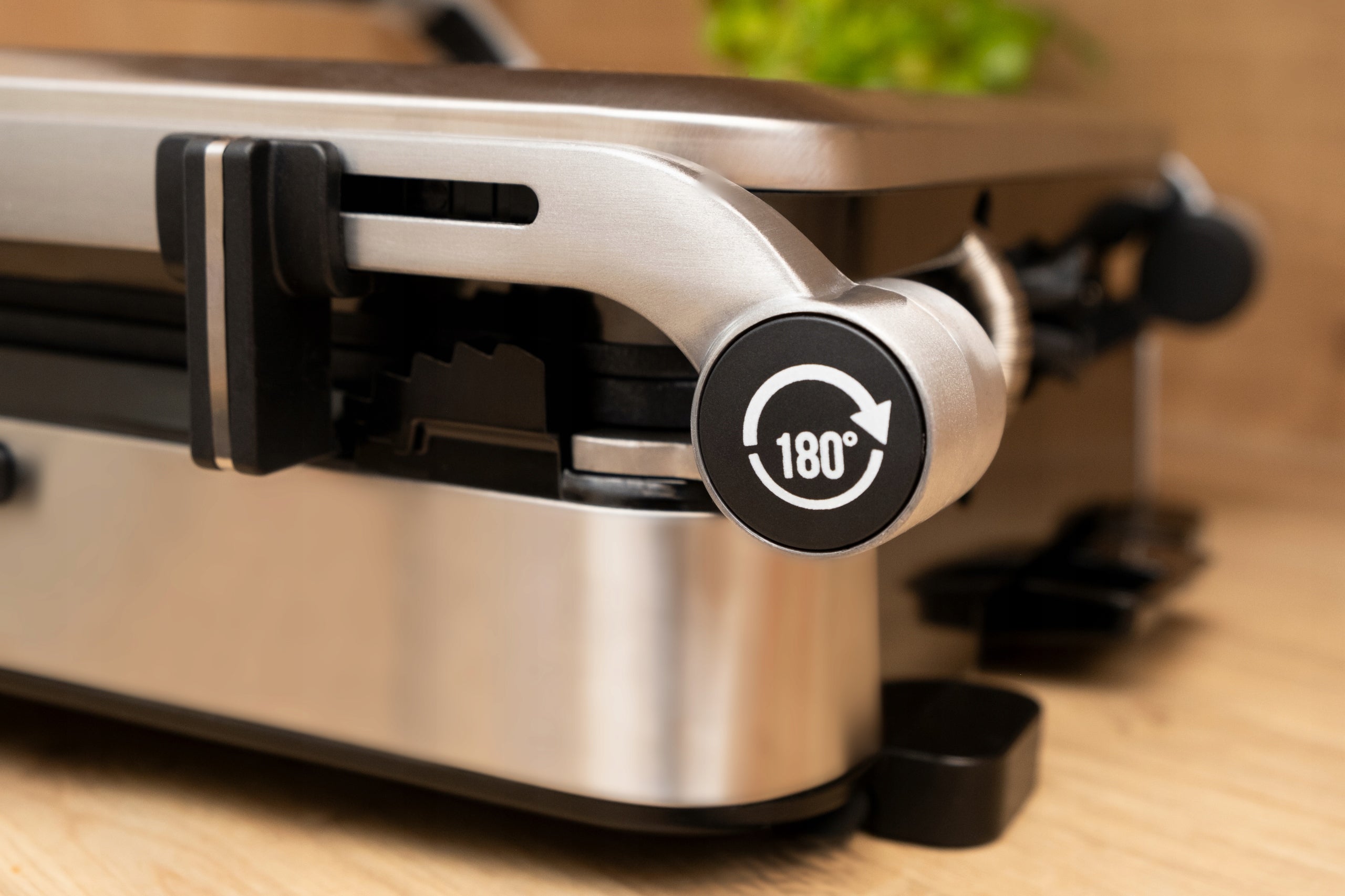 Contact folding electric grill Eldom GK2000W silver/grey 1800 W Temperature control yes