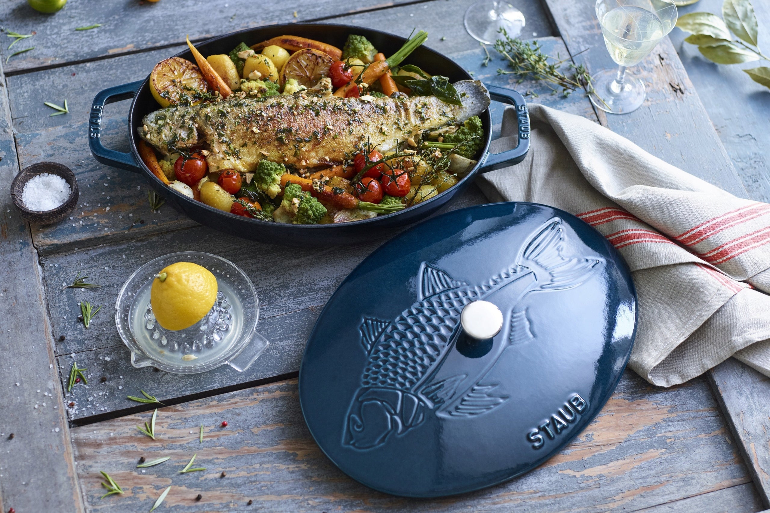 Cooking dish oval, cast iron, 33cm/2,8L, "La Mer" - Staub Brand Staub