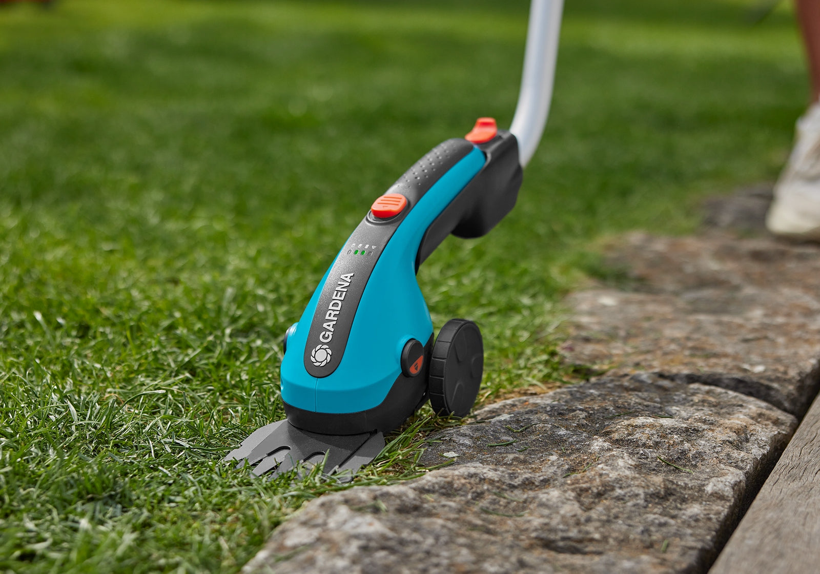 Cordless electric lawn shears , manual Gardena 8 cm 3,6 V Product weight with unit packaging 10 kg