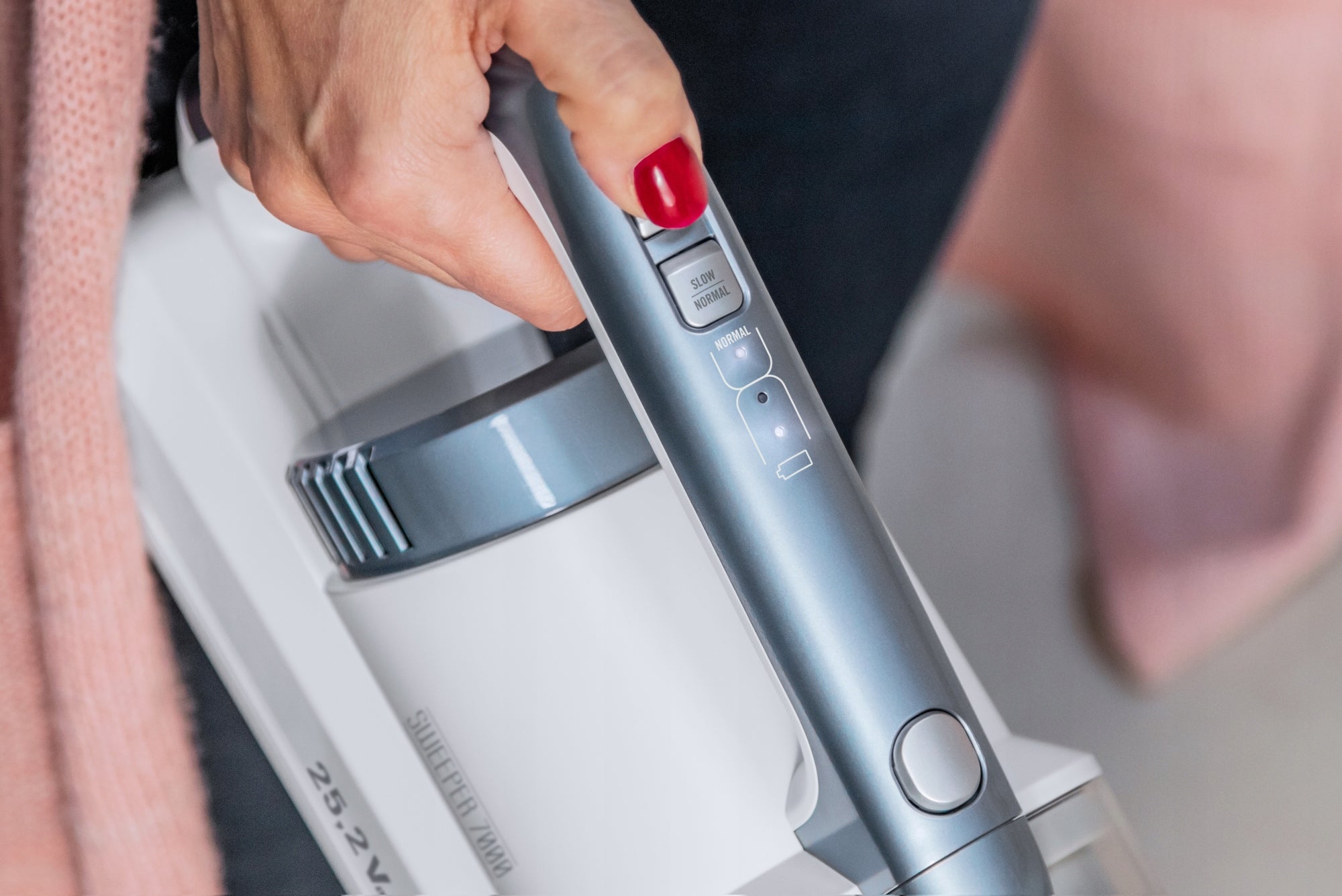 Cordless upright vacuum cleaner Teesa Sweeper 7000 Dust container volume 0.3 l