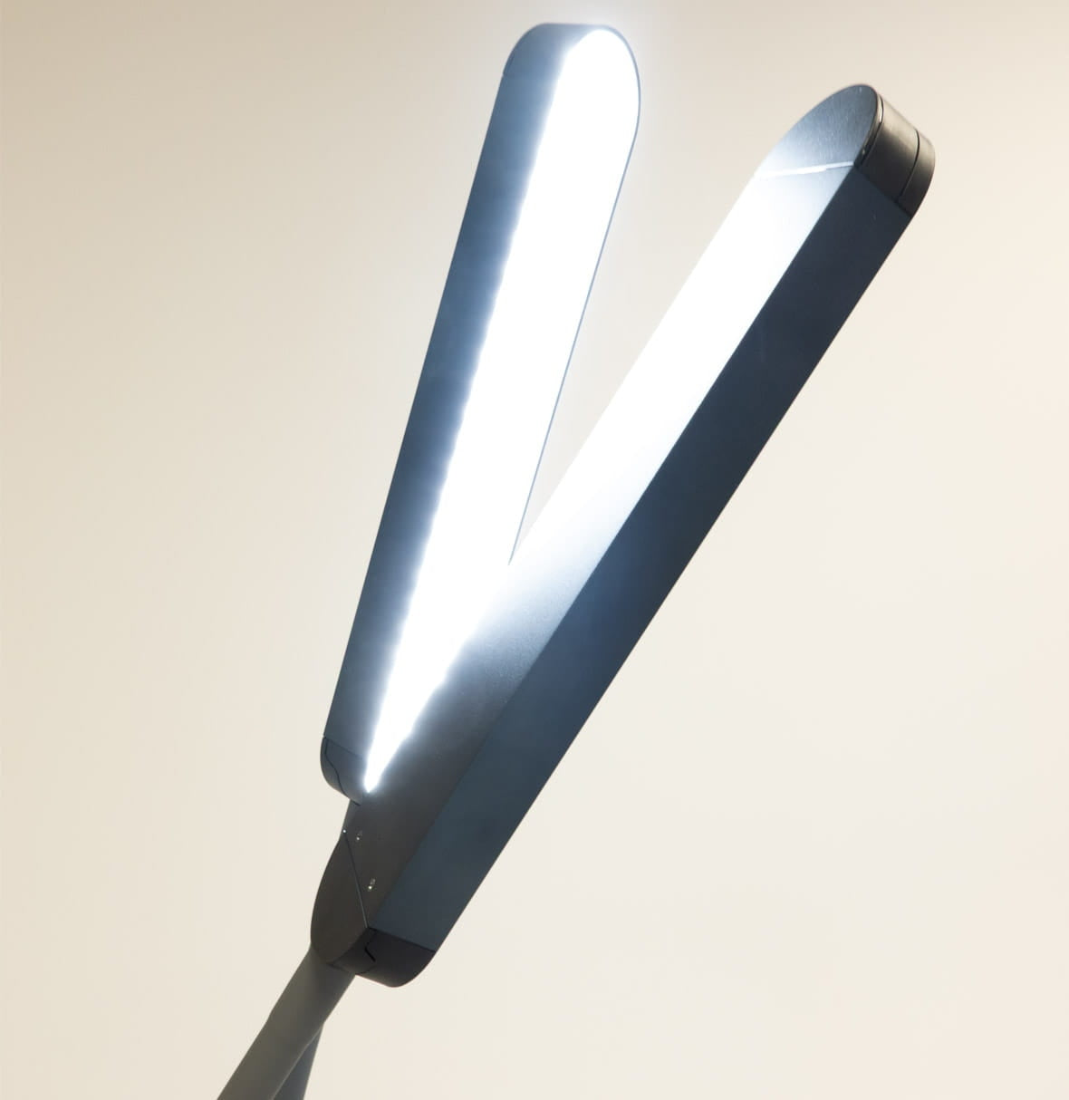 Cosmetic Lamp Eyelash Extension Duo Studio Dual Arm LED Floor Lamp Medical device no