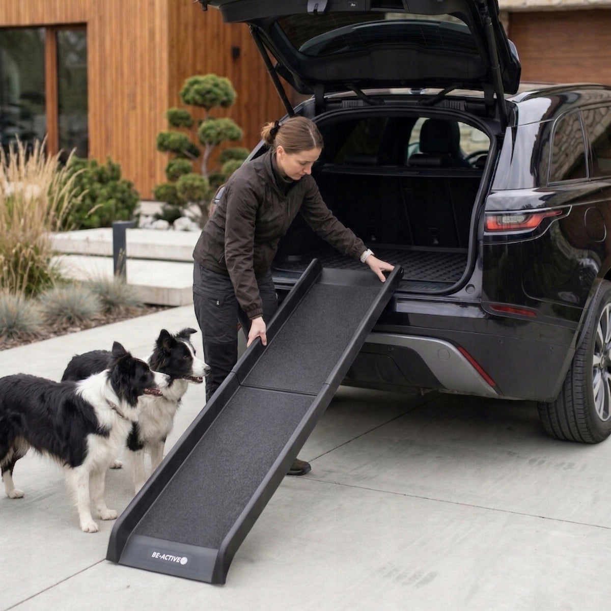 DOG RAMP PLATFORM FOR CAR ENTRY FOLDING NON-SLIP STAIRCASE Manufacturer code RZ-01 RAMPA DLA ZWIERZĄT SAMOCHODU SKŁADANA