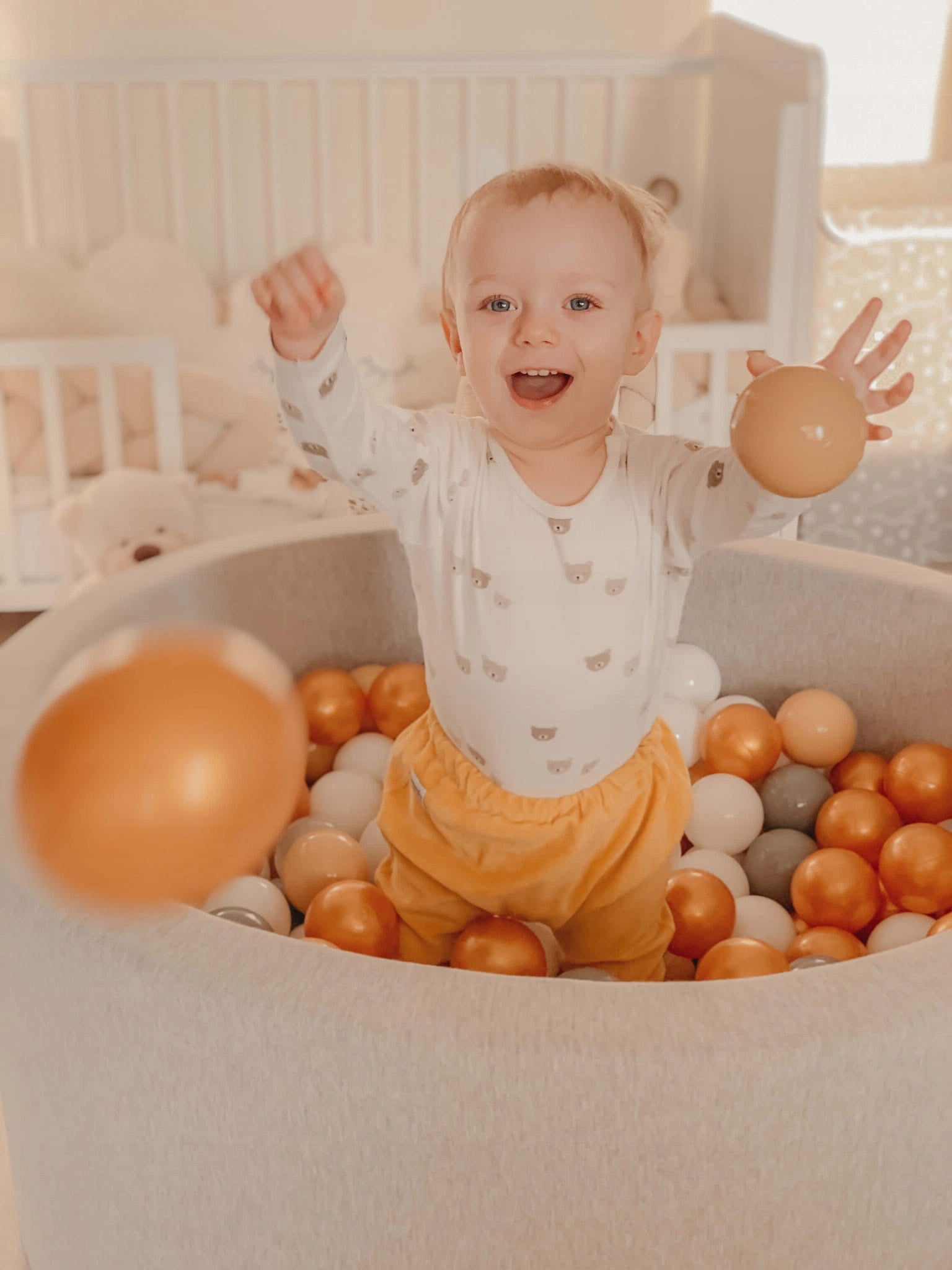 DRY POOL without balls PLAYPEN for children 110x110x40cm Light grey square Brand Mimii