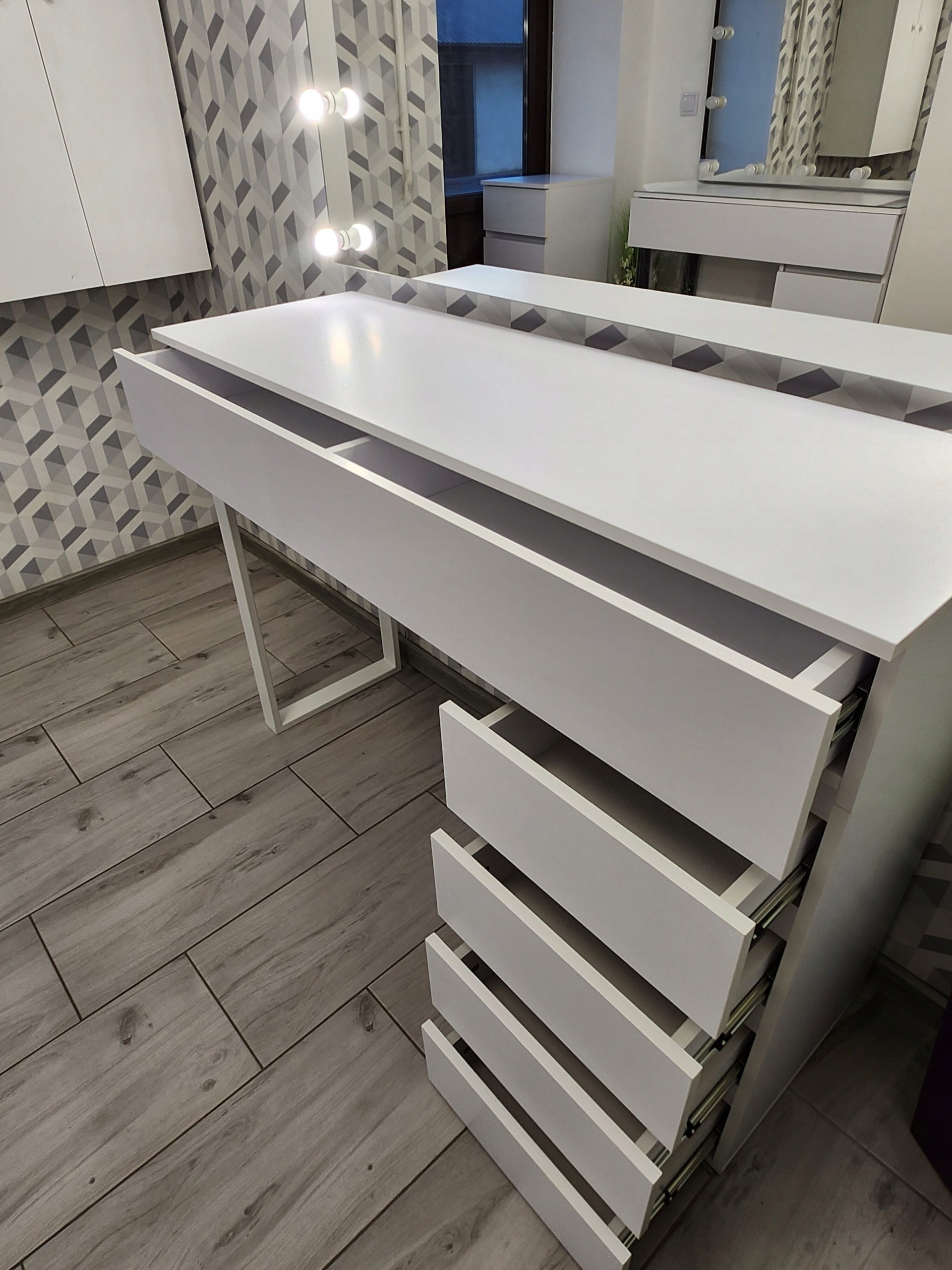 Dressing table KARO 140 SILVER- Hollywood for Makeup and Make-up Color gold