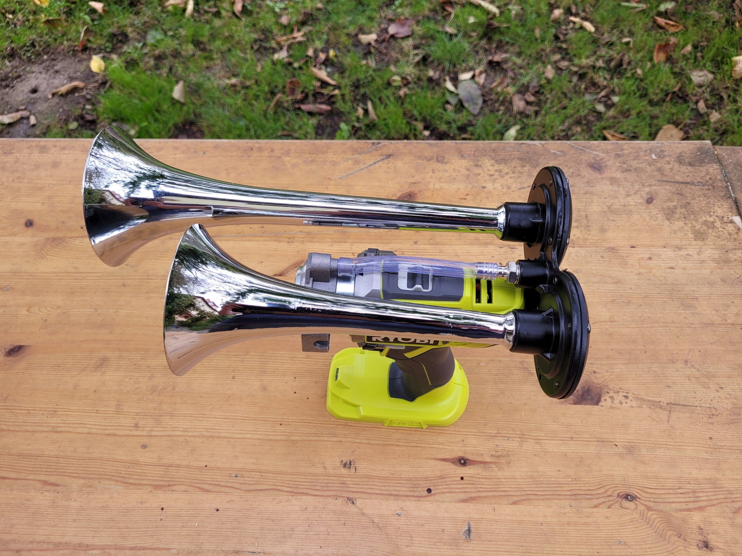 Drill/driver Ryobi R18DD3-0 converted into a railway horn 150 dB Brand Ryobi