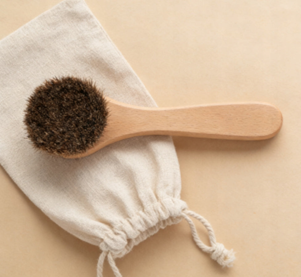 Dry facial massage brush, firming and smoothing the skin Manufacturer code GFL