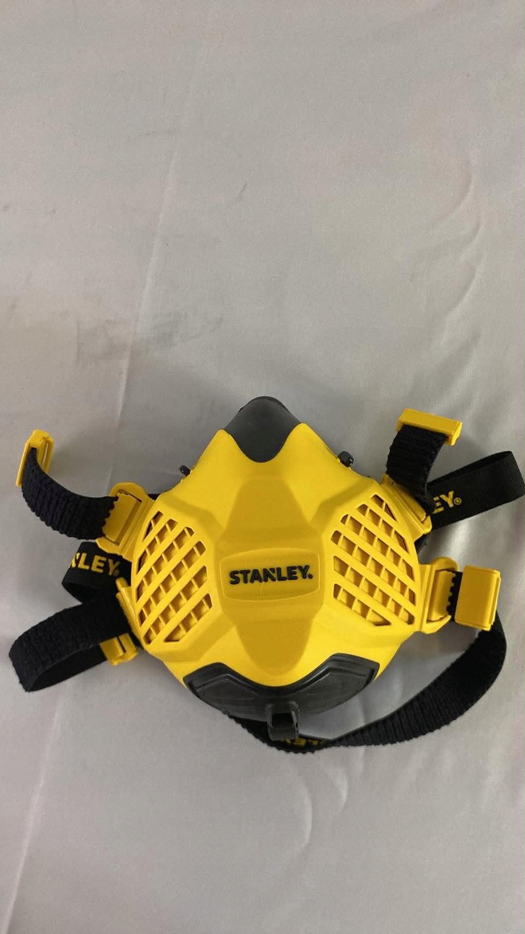 E1017 STANLEY PAINT MASK P3 R HALF MASK BHP M/L Medical device no