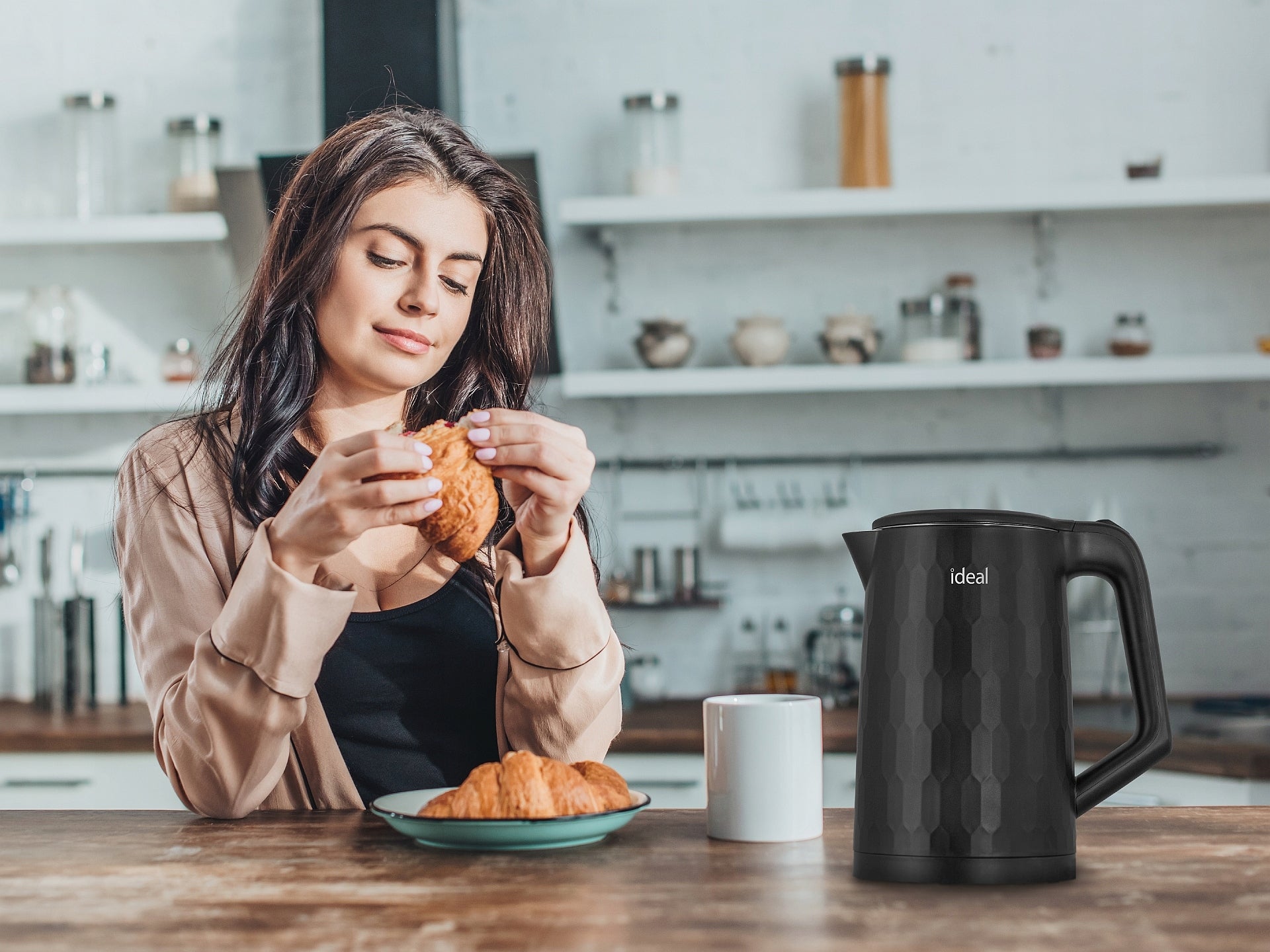 ELECTRIC CORDLESS KETTLE IDEAL Insulated SILENT ENERGY EFFICIENT 1,7 Manufacturer code IK1110