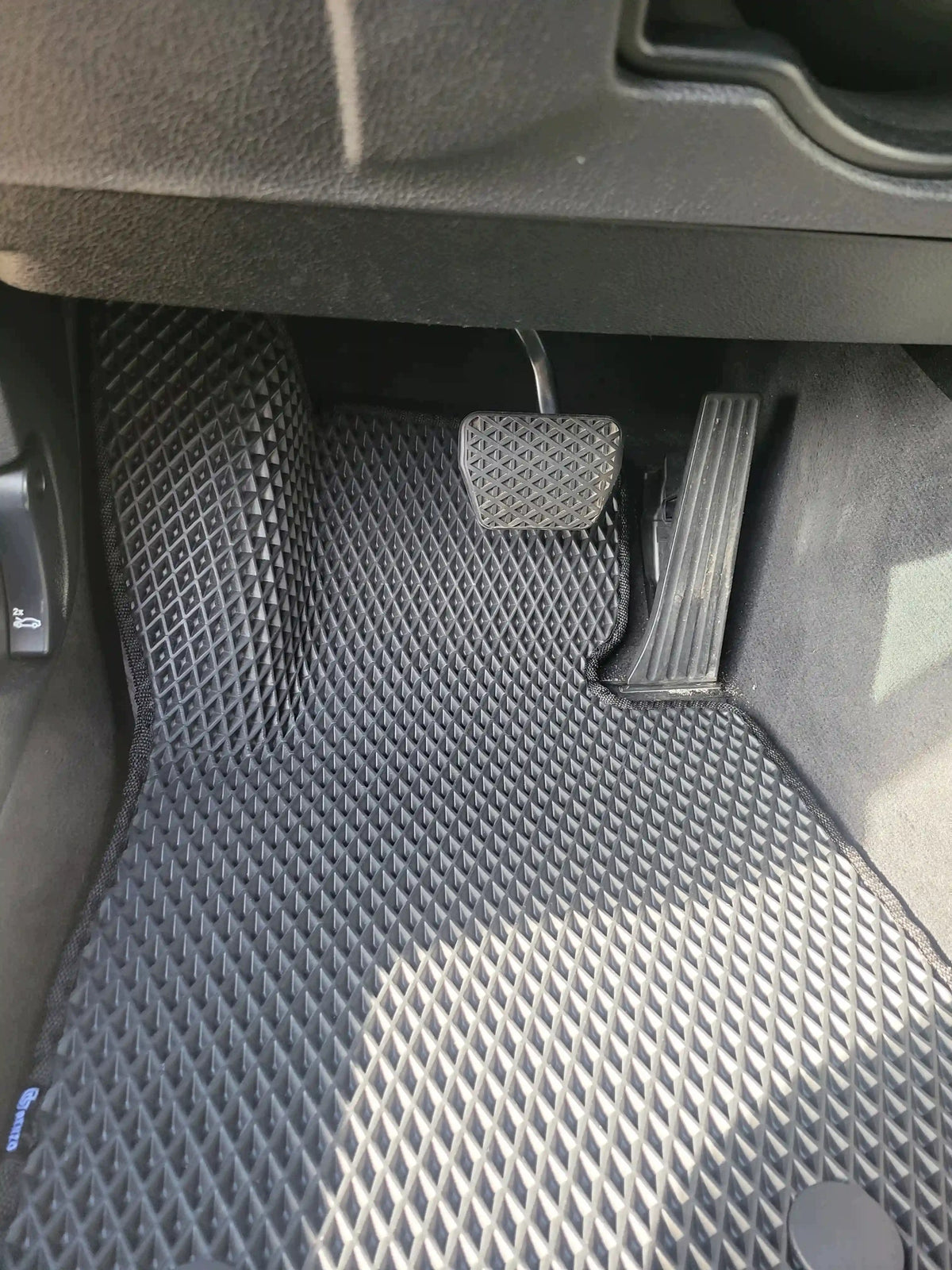 EVA Rugs Ford Kuga II (2012-2019) Renzo 4 pcs 3D protection Packaging status original