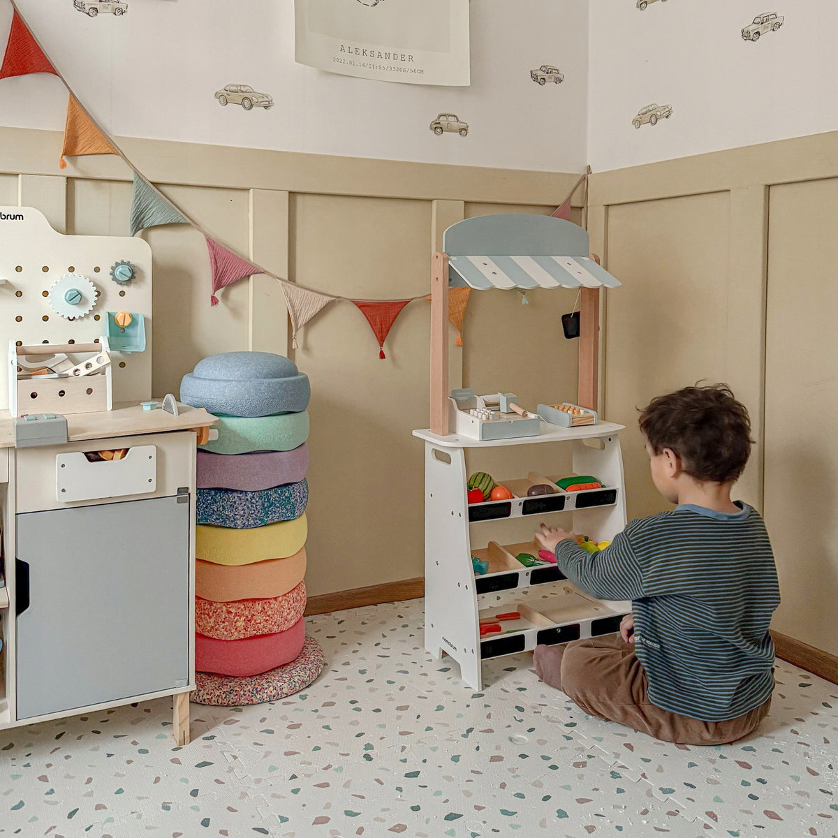 Educational Children's Toy Wooden Stall with Cash Register and Terminal Manufacturer code WOODEN MARKET CA1297