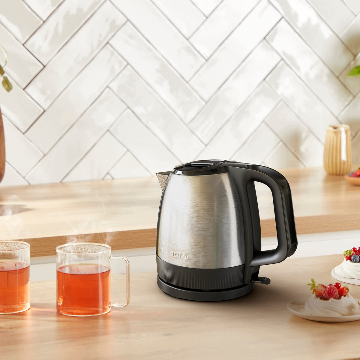 Electric kettle TEFAL Inox Express 1,2l 2000W stainless steel Manufacturer code KI1E0DE0
