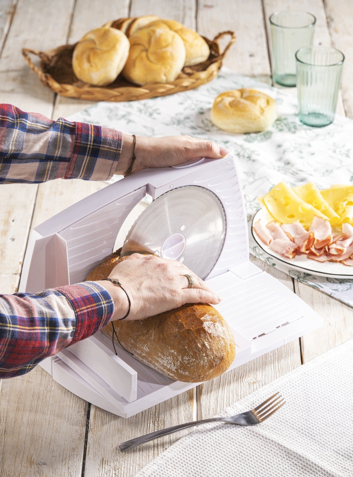 Electric slicer for bread sausages smooth cutting adjustment 0-15mm Packaging status original