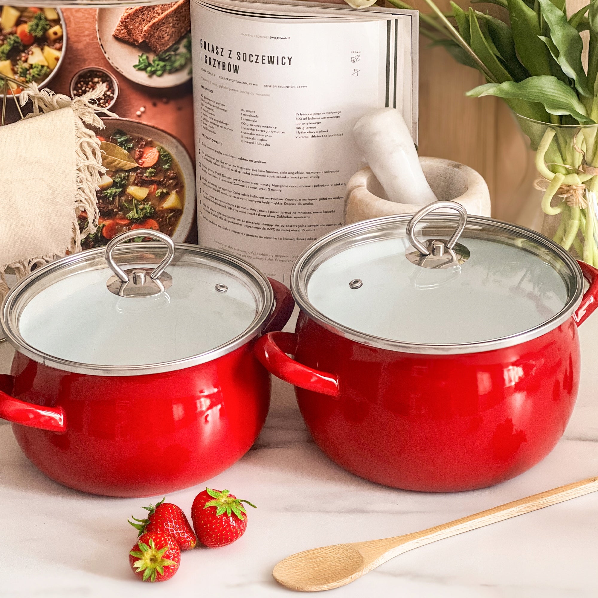 Enamel pot red HELENA 3L INDUCTION GAS TRADITIONAL ENAMEL EAN (GTIN) 5905155014269