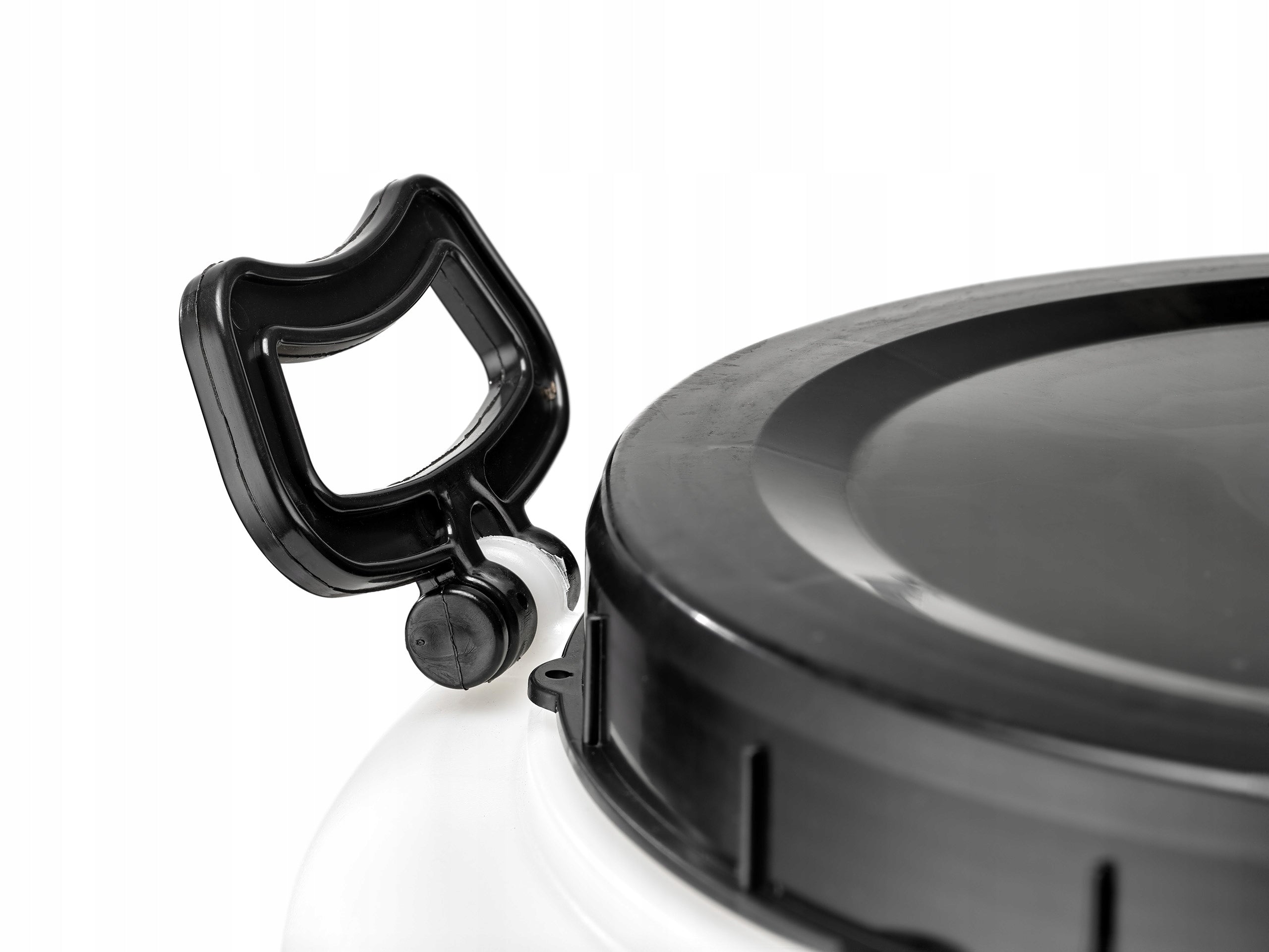 F&R PLASTIC BARREL 60L FOR WATER PICKLING WITH PRESSURE AND HANDLES WHITE Brand no brand