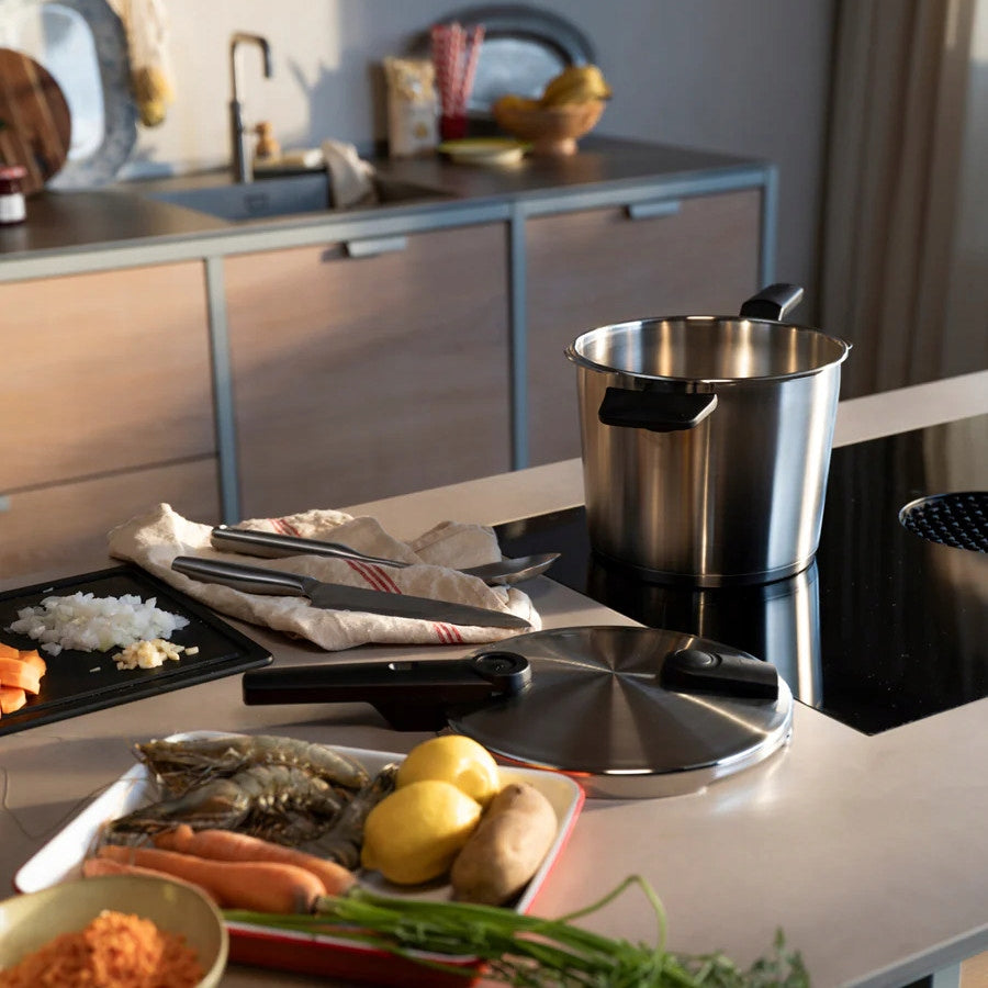 FISSLER - Vitaquick Premium - Pressure cooker 3,5 l with perforated cartridge Ø22 cm Brand Fissler