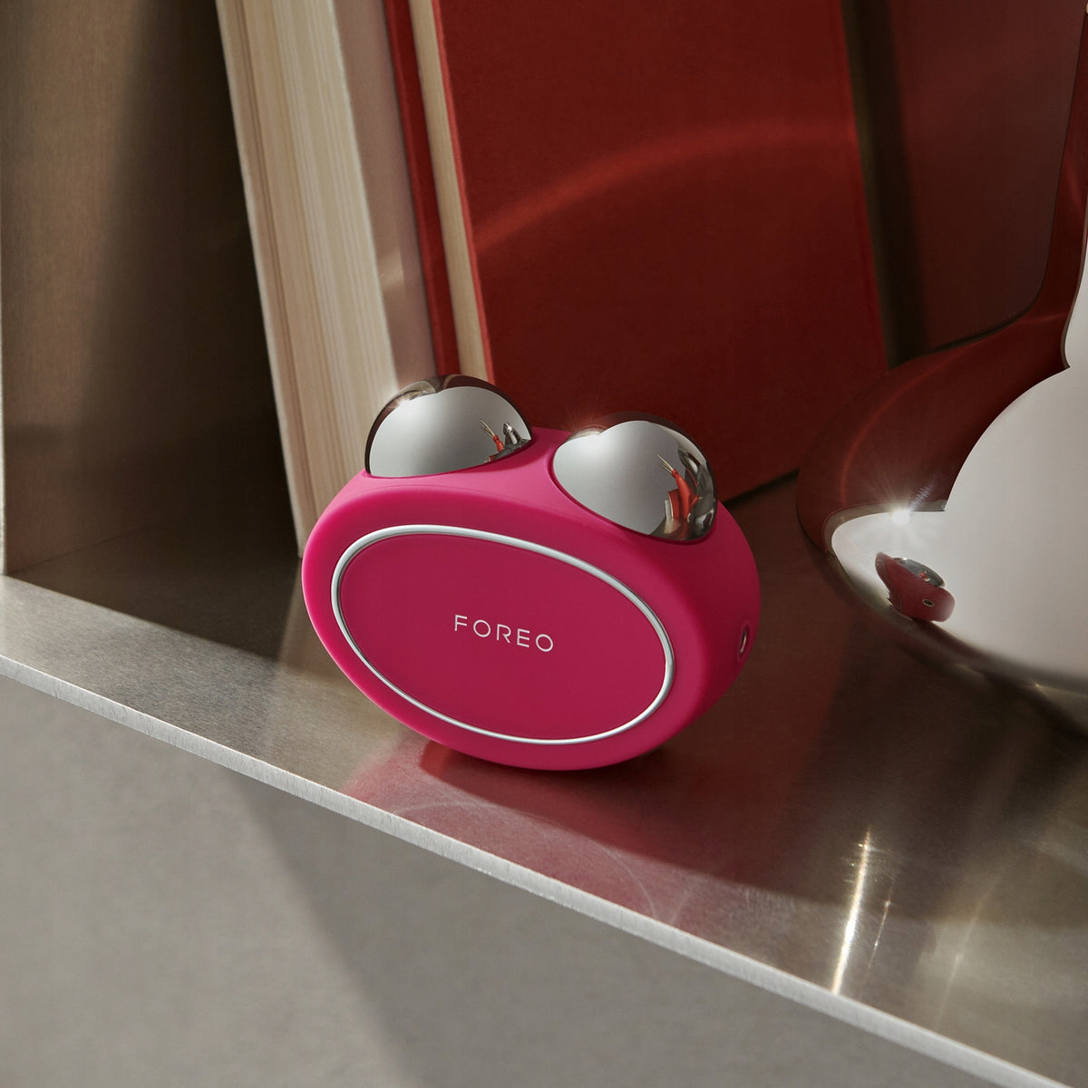 FOREO BEAR Microcurrent Device + 2x Serum 30 ml Hyaluron Face Lifting Packaging status original