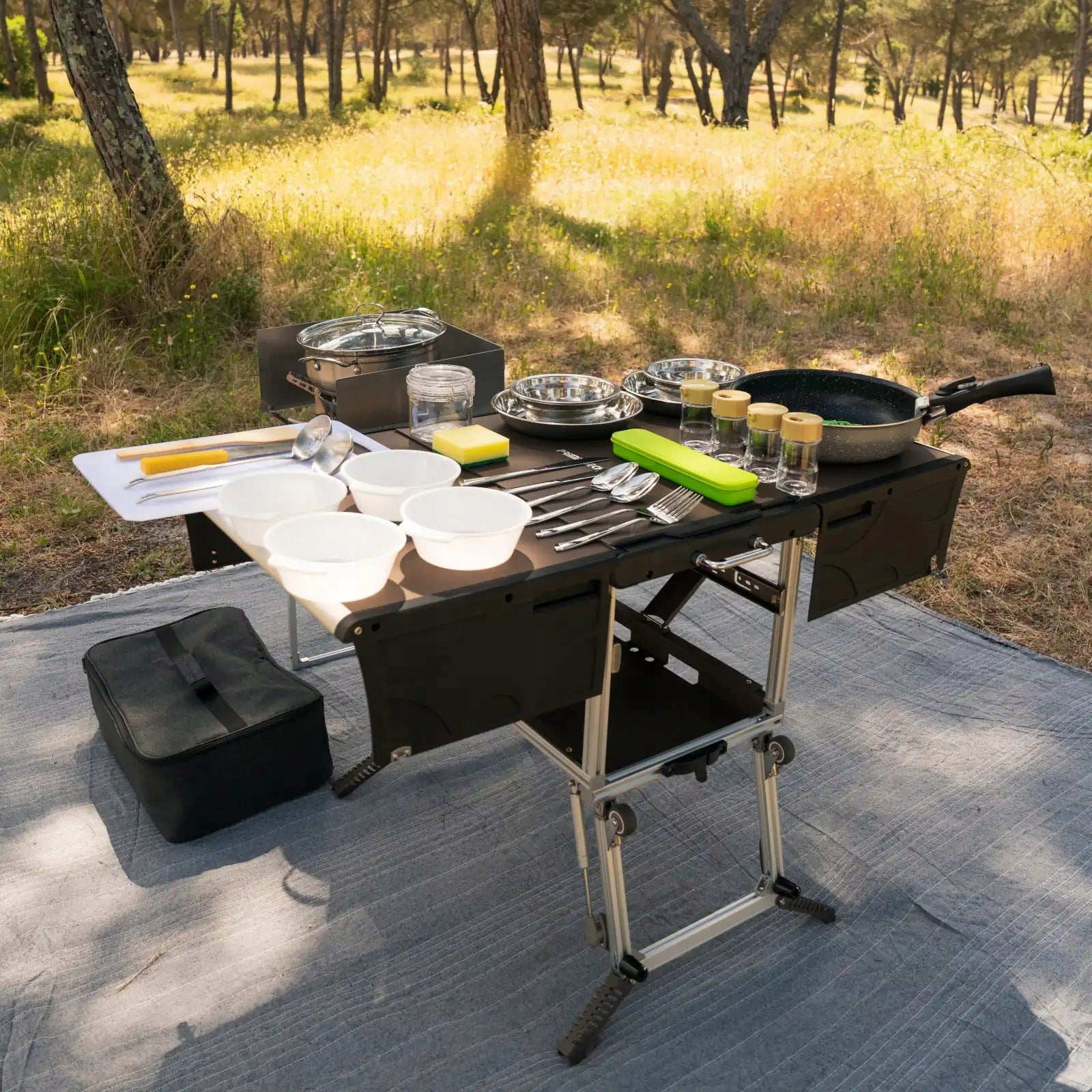 FULLY EQUIPPED CAMPING KITCHEN TOURIST FOLDING SUITCASE TABLE Packaging status original