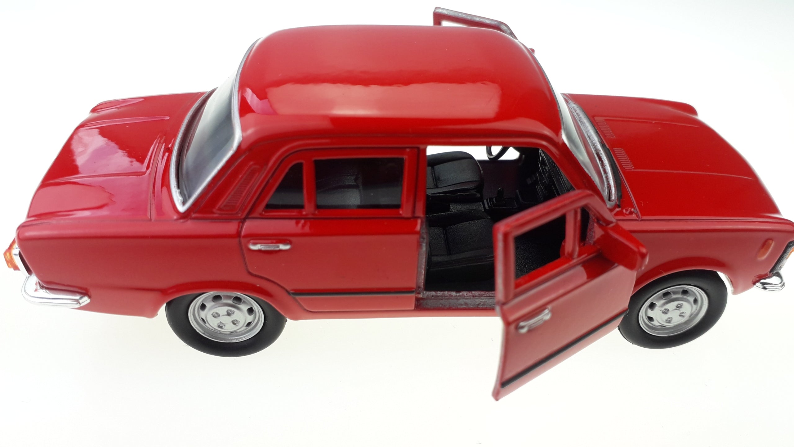 Fiat 125P Red Metal Model WELLY 1:34 Brand Welly