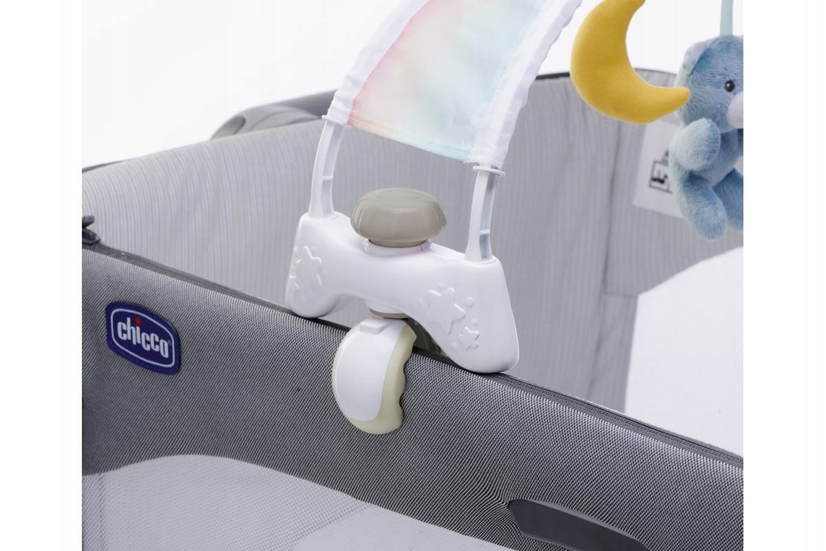 First Dreams. Rainbow Sky crib panel, neutral Chicco Kid's age 0+