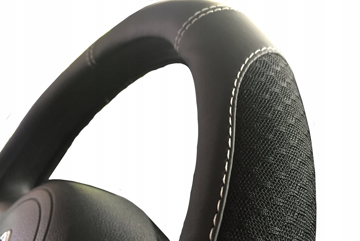 For steering wheels Skoda Octavia 2 04-2013 Skoda Fabia 2 07-2014 leather material