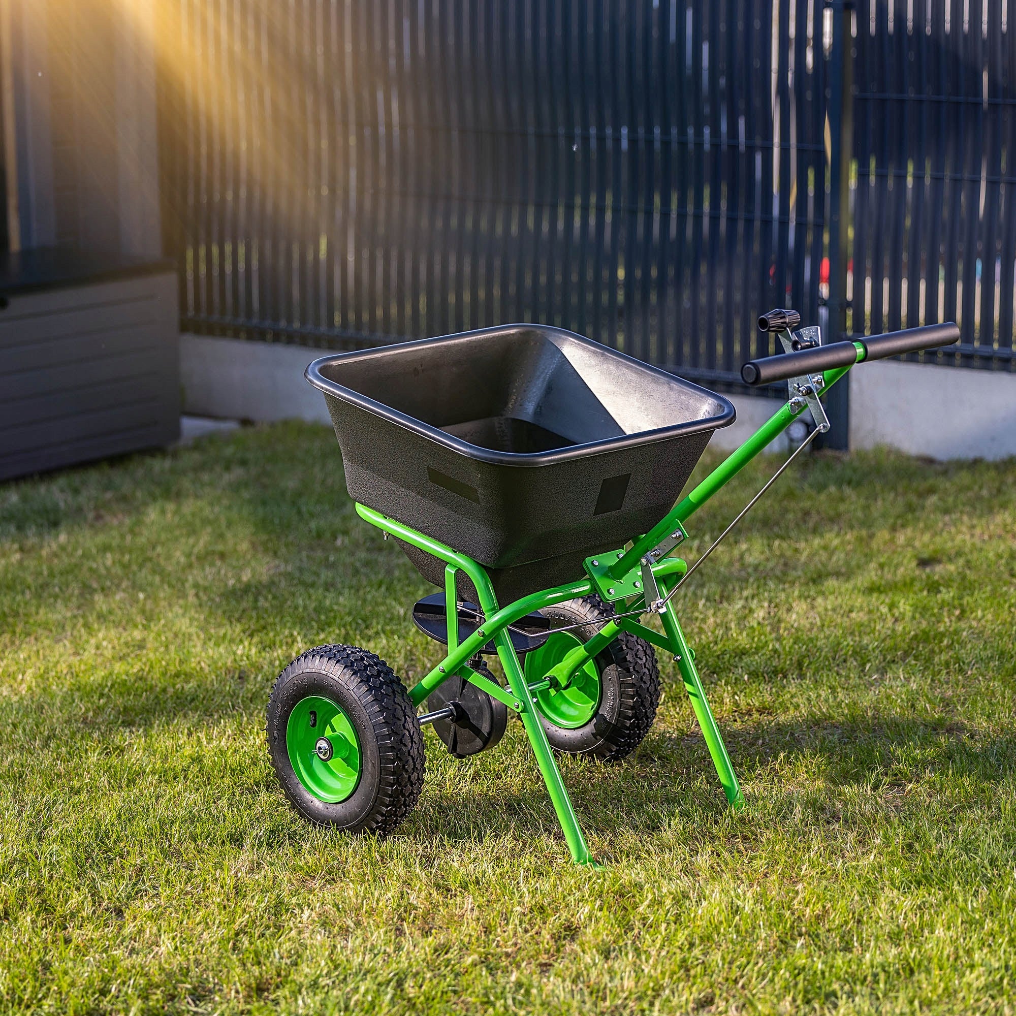 GRASS SEEDER 45L MANUAL SAND SALT SEED FERTILIZER SPREADER ON WHEELS Power supply handheld