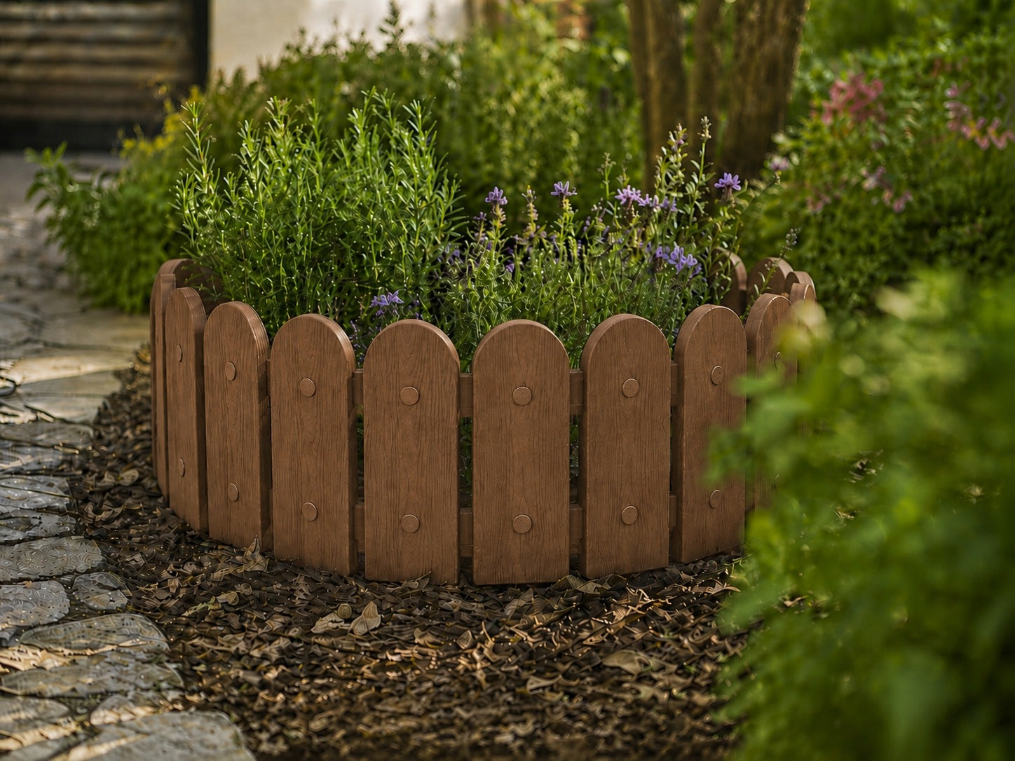 Garden Palisade 240cm Brown + Anchors Lawn Fence Discount Rim Packaging status original