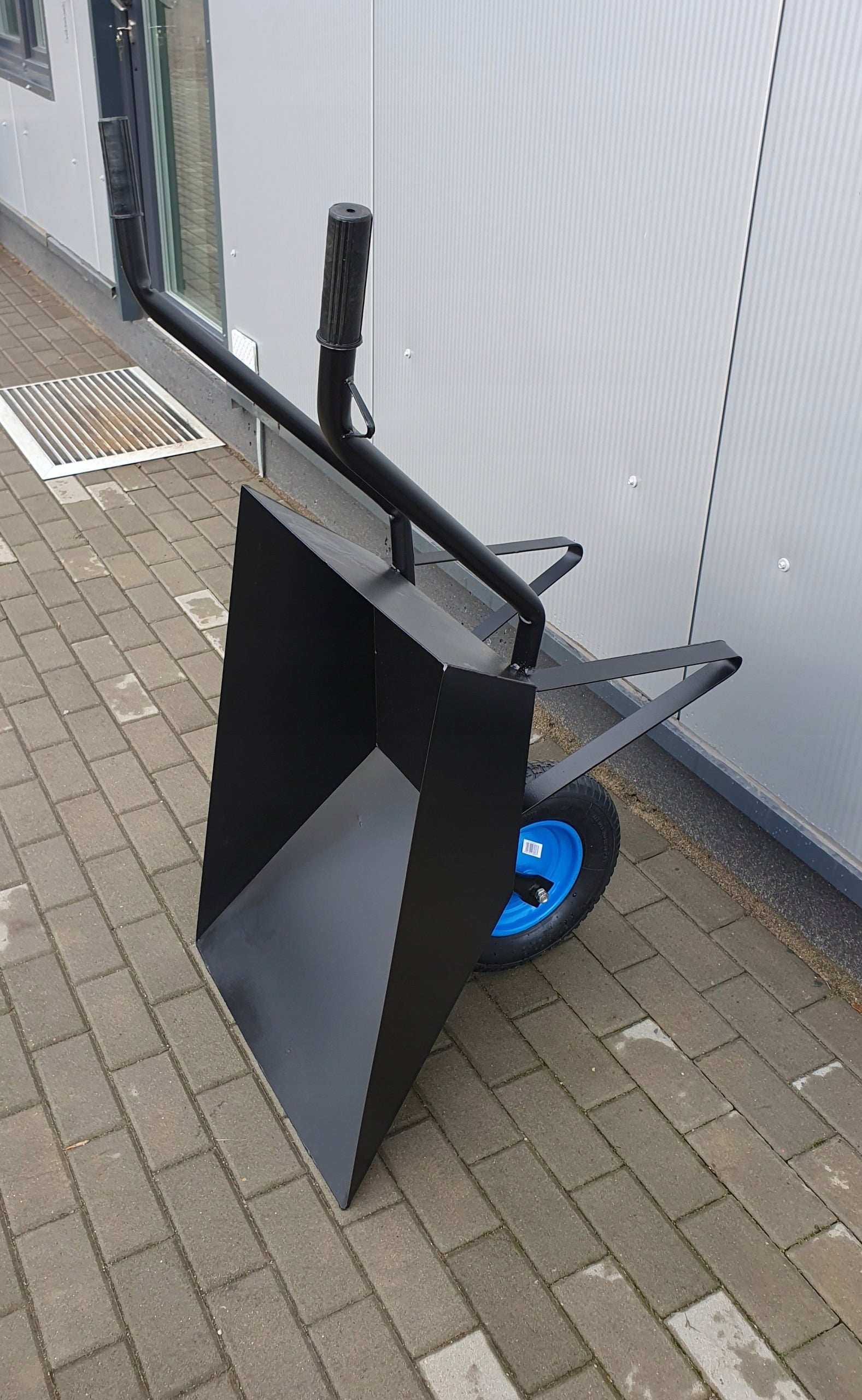 Garden construction wheelbarrow welded STRONG Welder-Met Kind wheelbarrow