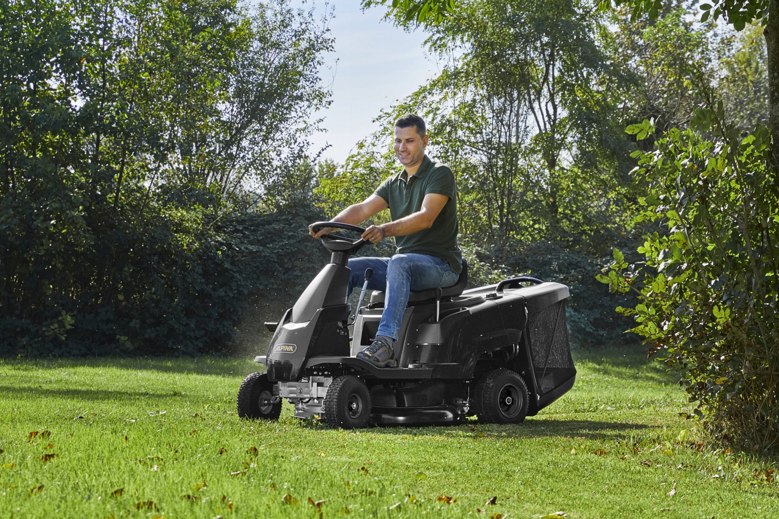 Garden tractor with basket 150L ALPINA BY STIGA AT2 66 QA 3in1 Mulching Packaging status original