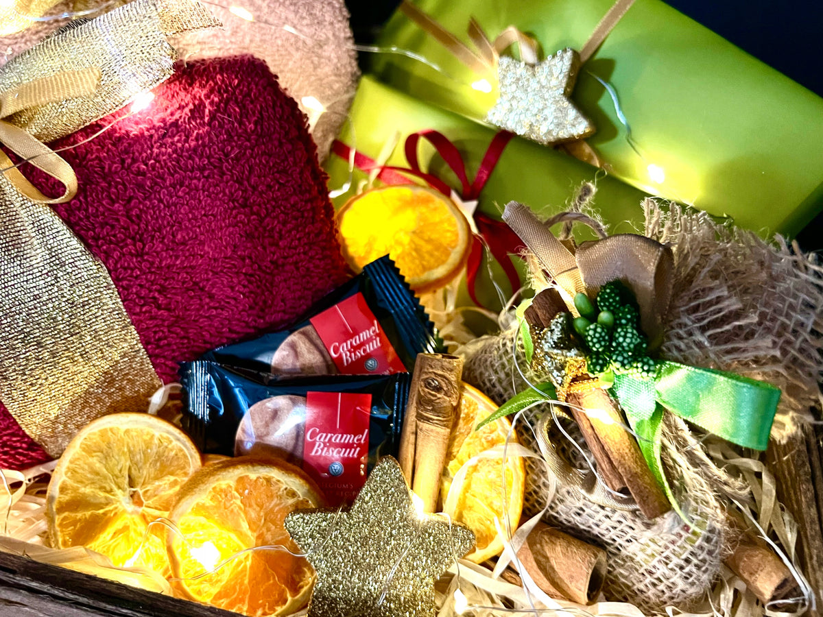 Gift Set LARGE Christmas Gift Christmas Tree Basket Brand OP