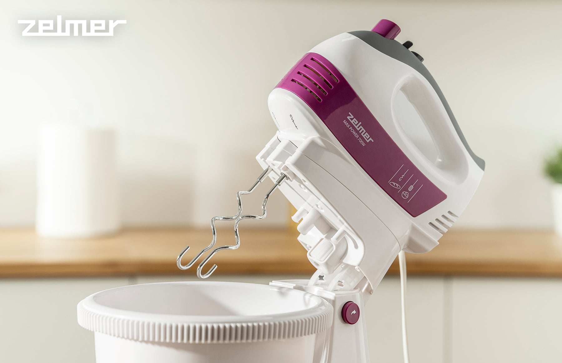HAND MIXER ZELMER LIGHT FOOD PROCESSOR 2 BOWLS 2,5L 4 TURBO TIPS 700W Manufacturer code ZHM2460P