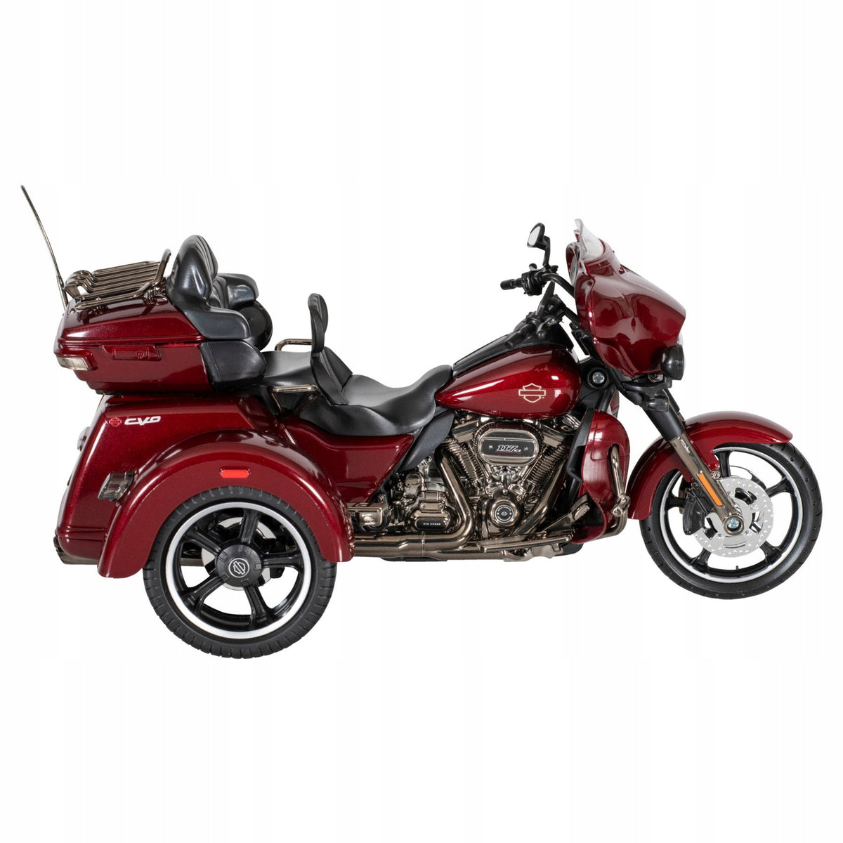 HARLEY DAVIDSON 2021 CVO TRI GLIDE 1:12 SCALE MODEL MAISTO Manufacturer code HLO_651