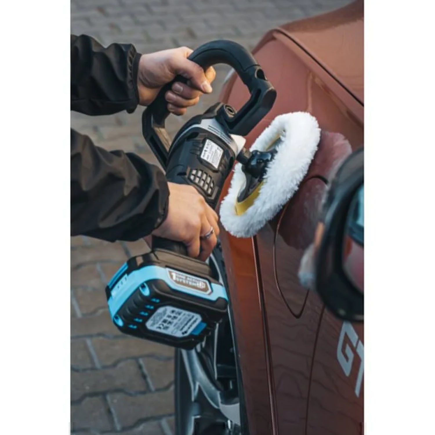 HOGERT Cordless Brushless Polisher 18V 150mm HT2E267-0P Product weight with unit packaging 3.235 kg