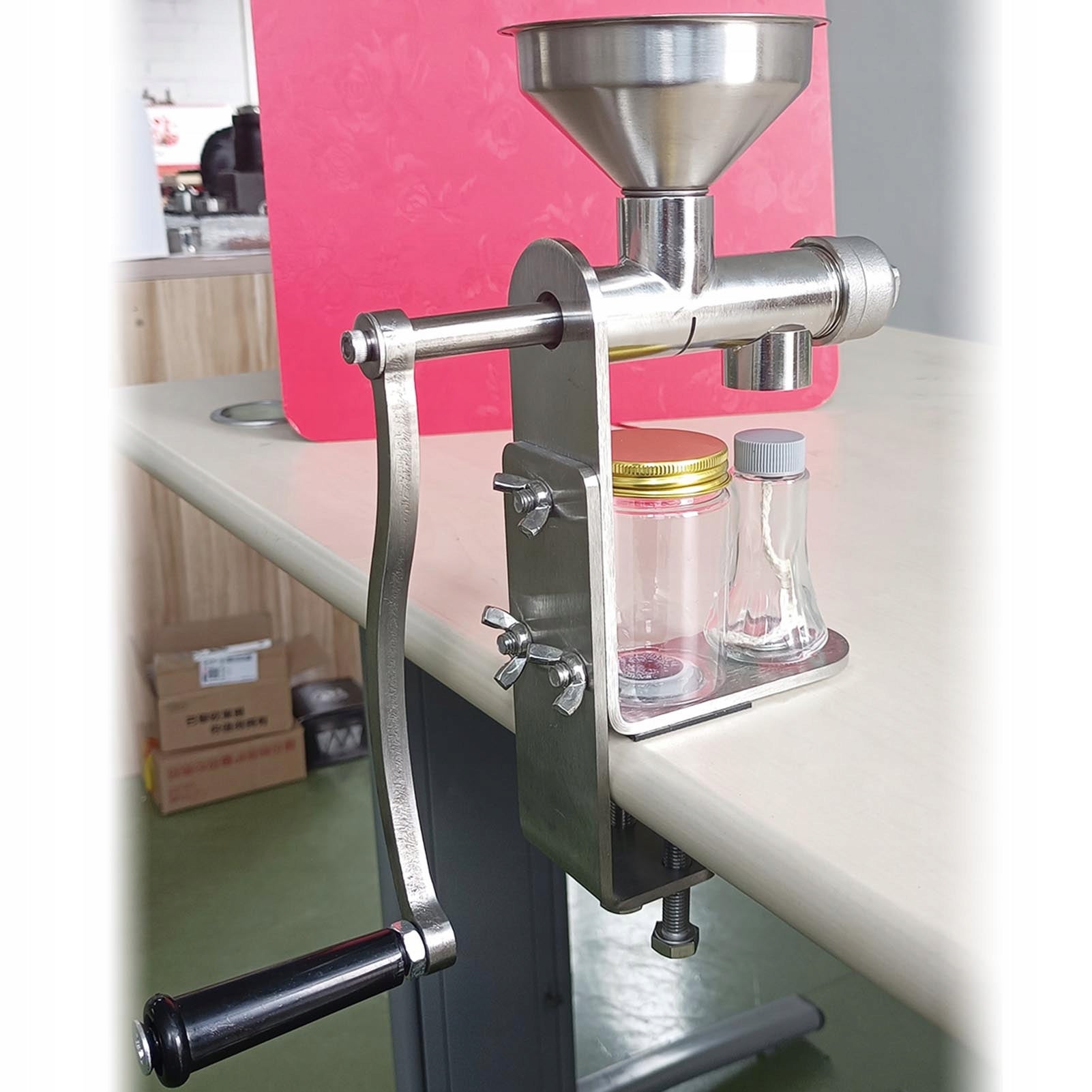 HOMEMADE OIL PRESS COLD HOT Dominant color silver/gray