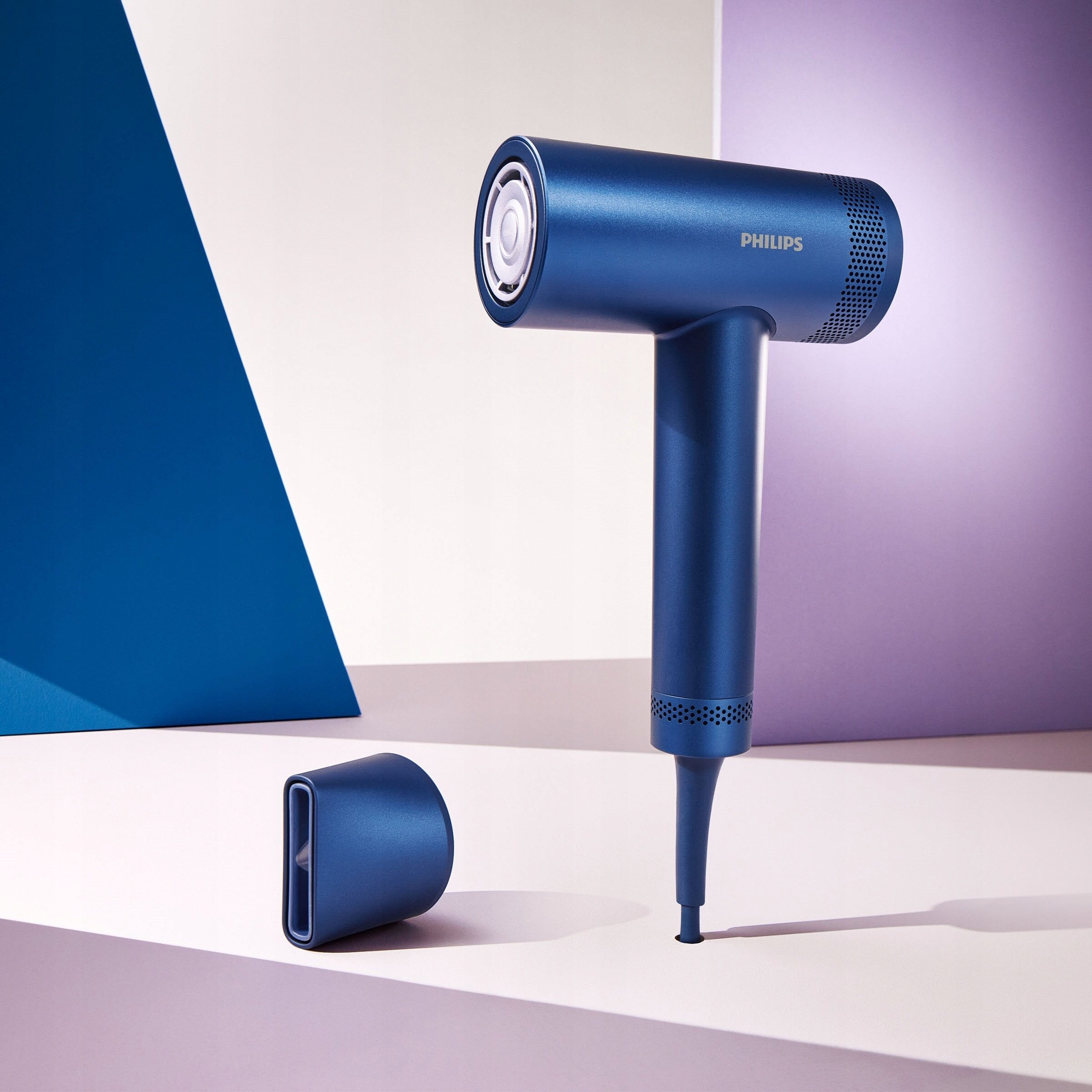 Hairdryer PHILIPS BHD839-00 1400 W Ionization Features ionization cold air blow